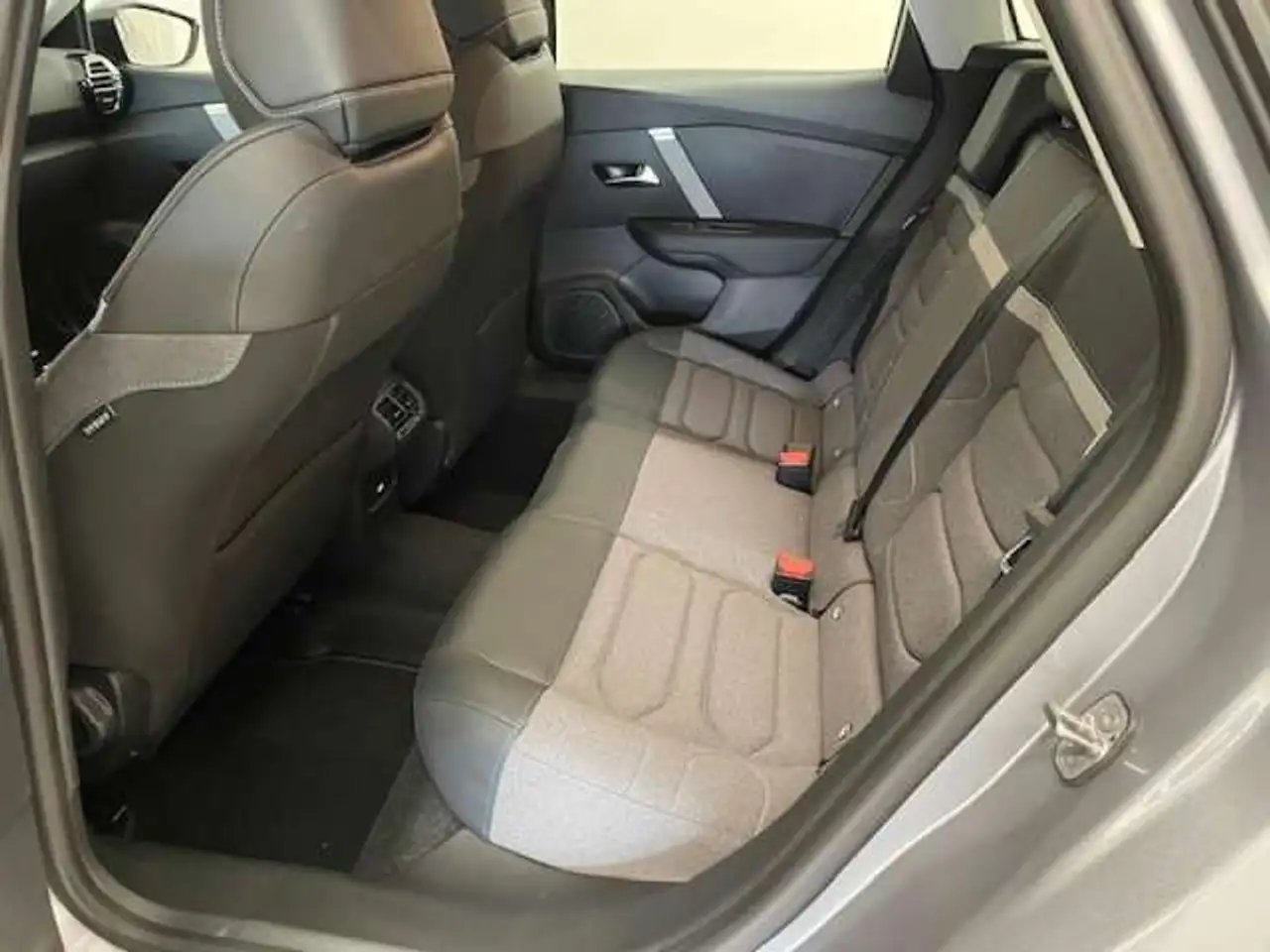 Citroen C4 e-C4 X — photo 4