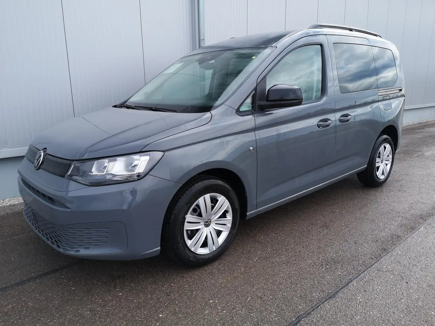 Volkswagen Caddy Family 2.0 TDI DSG APP PDC Kamera Dachr. AHK Grijs - 1