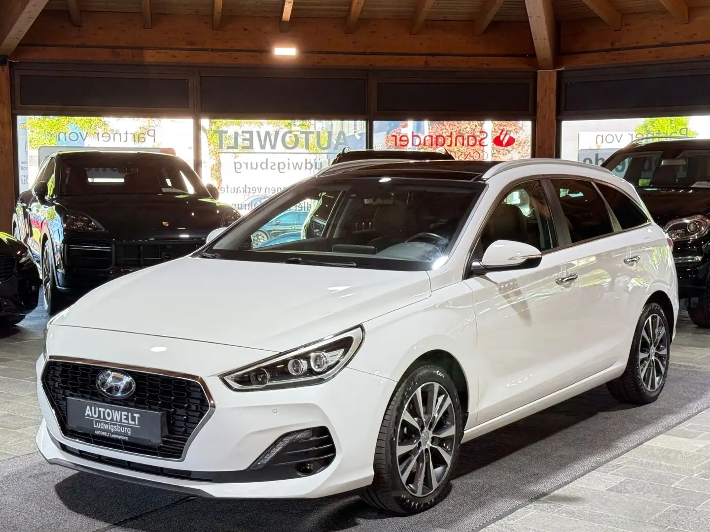 Hyundai i30 cw 1.4TGDI Premium Automatik TOP AUSSTATTUNG Weiß - 1