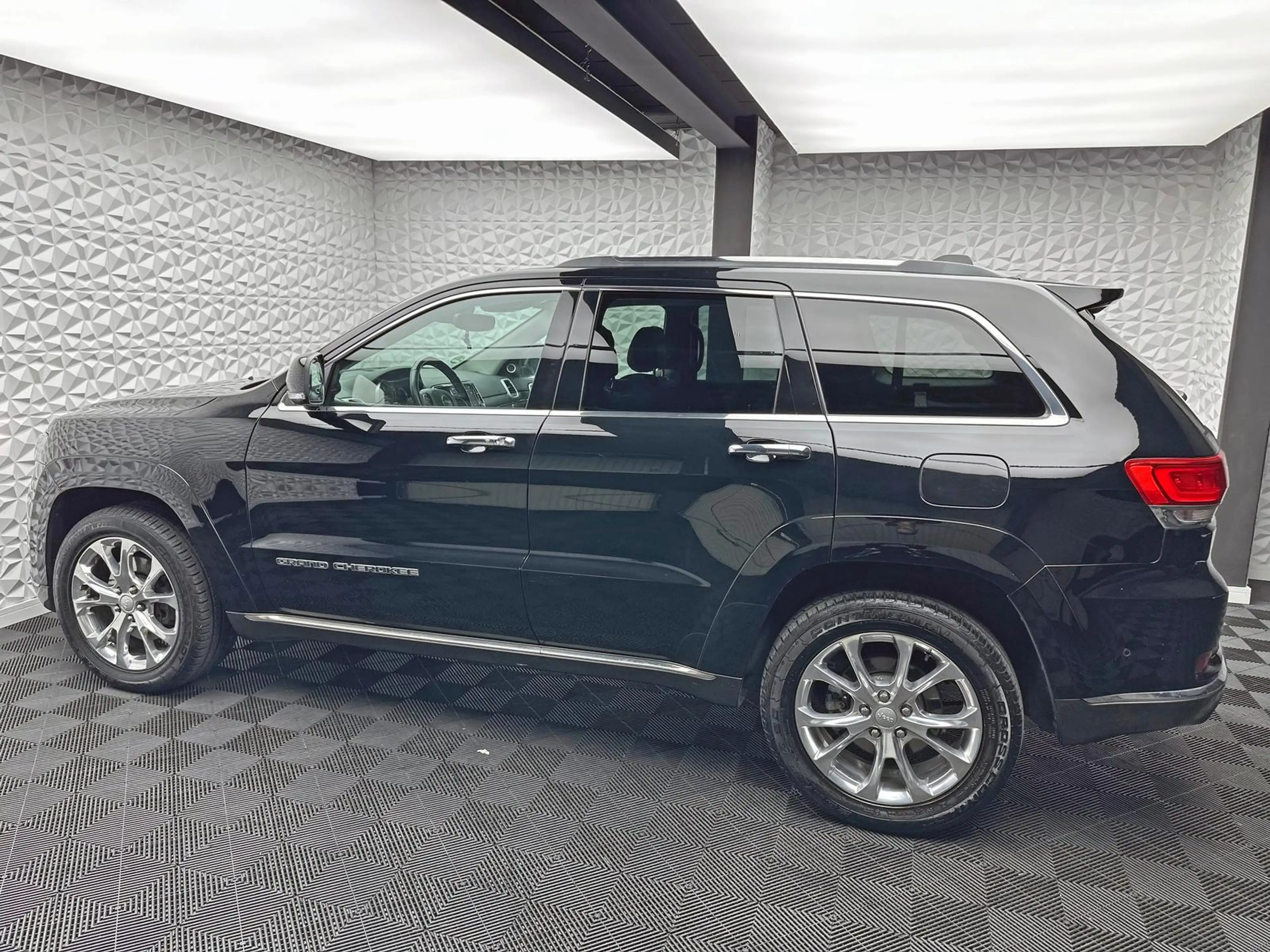 Jeep Grand Cherokee 3.0 CRD SUMMIT/ACC/AHK/H&K/PANO/LUFT/RCAM/QUADRA — photo 6