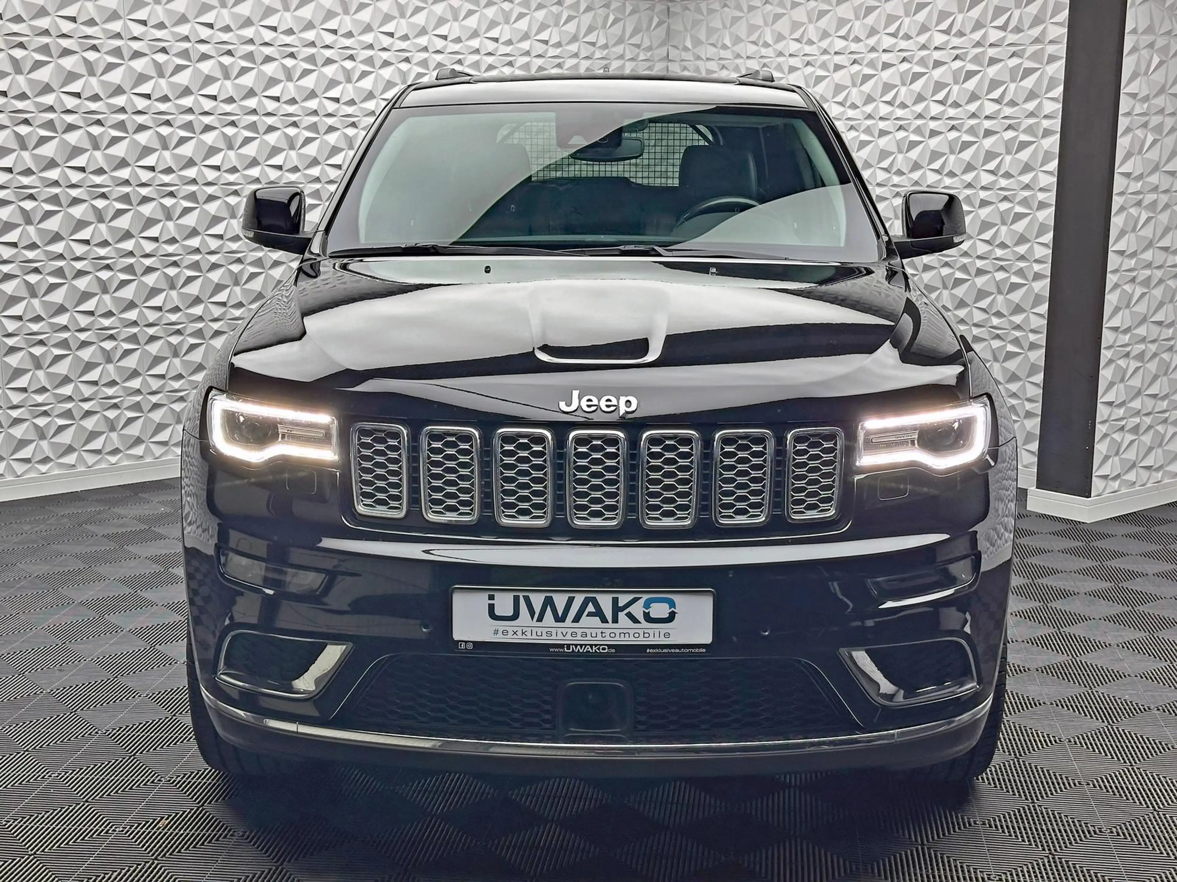 Jeep Grand Cherokee 3.0 CRD SUMMIT/ACC/AHK/H&K/PANO/LUFT/RCAM/QUADRA — photo 4