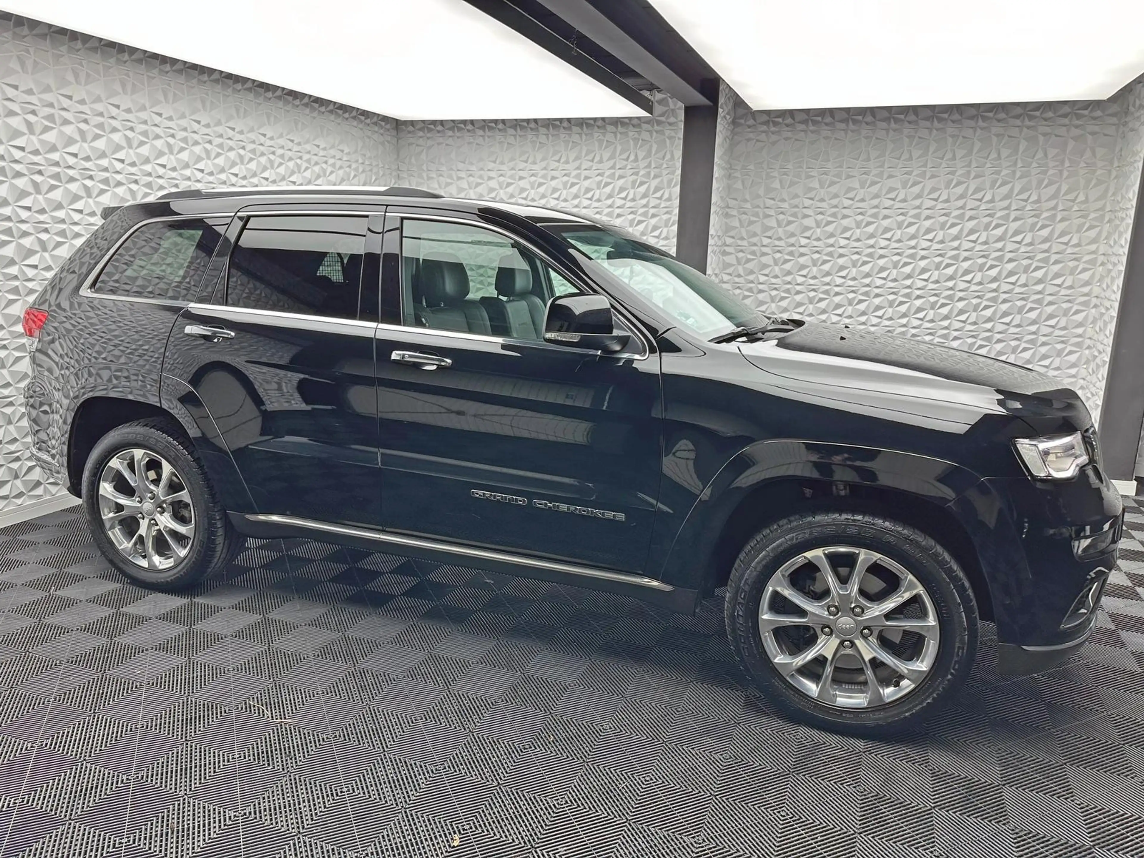 Jeep Grand Cherokee 3.0 CRD SUMMIT/ACC/AHK/H&K/PANO/LUFT/RCAM/QUADRA — photo 5
