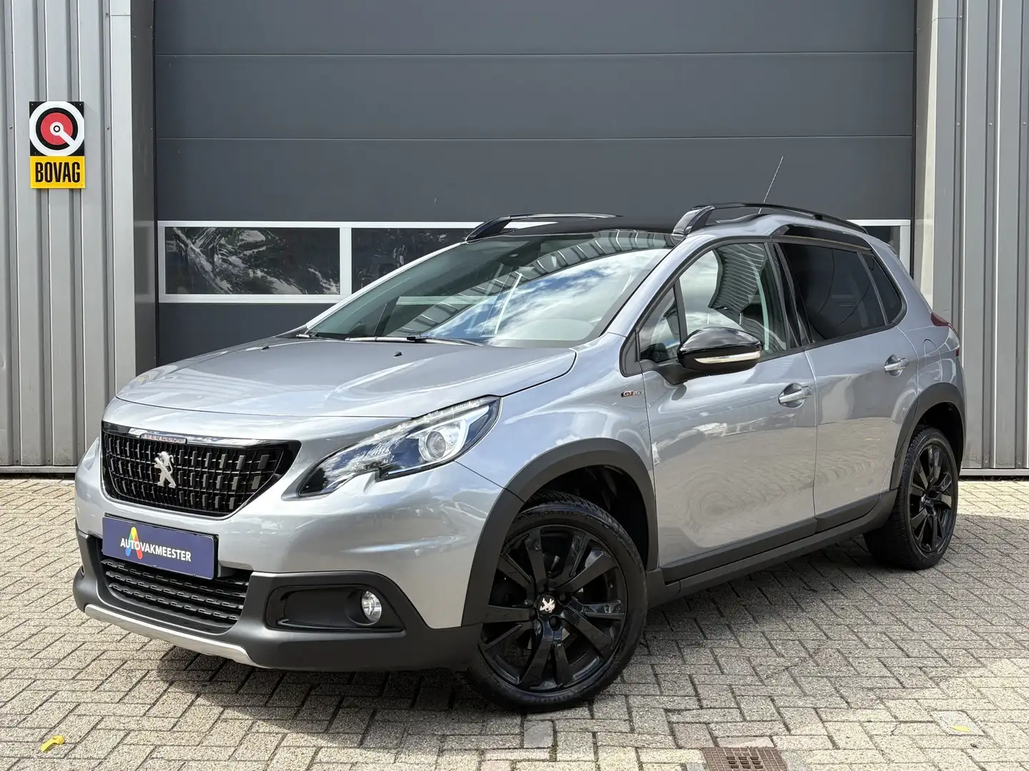 Peugeot 2008 1.2 PureTech GT-Line Automaat | Pano | Navi | Came Grijs - 1
