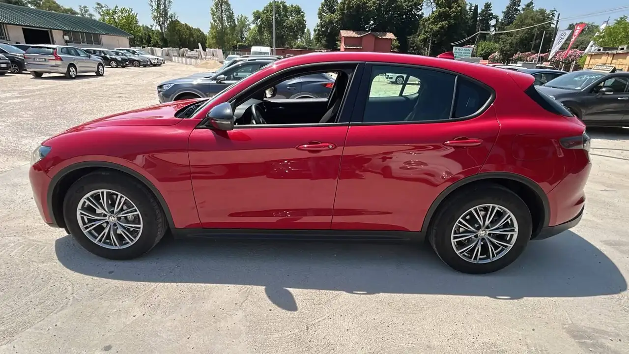 Alfa Romeo Stelvio 2023