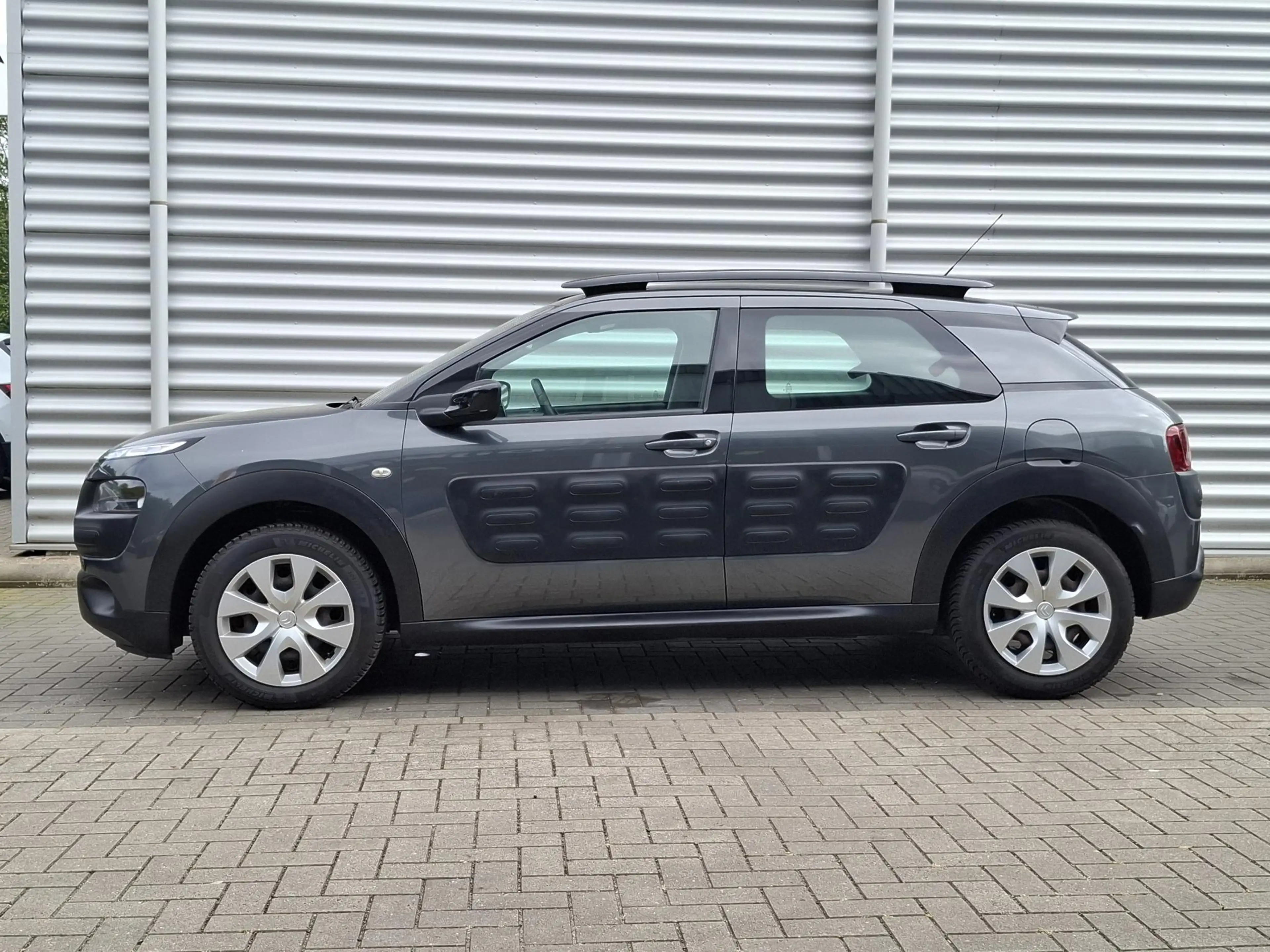 Citroen C4 Cactus 1.2 Feel Airco/Nav/Trekhaak Nieuwe distributieriem — photo 2