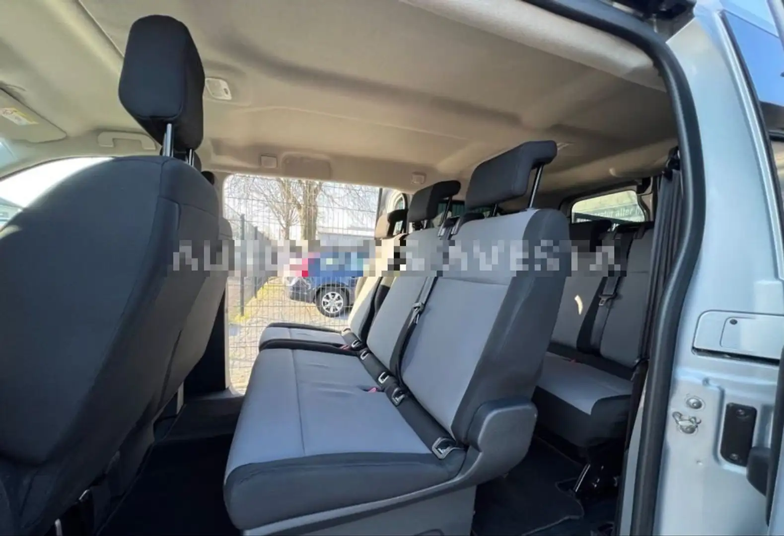 Peugeot Traveller BlueHDi 116 S&S Business Argintiu - 2