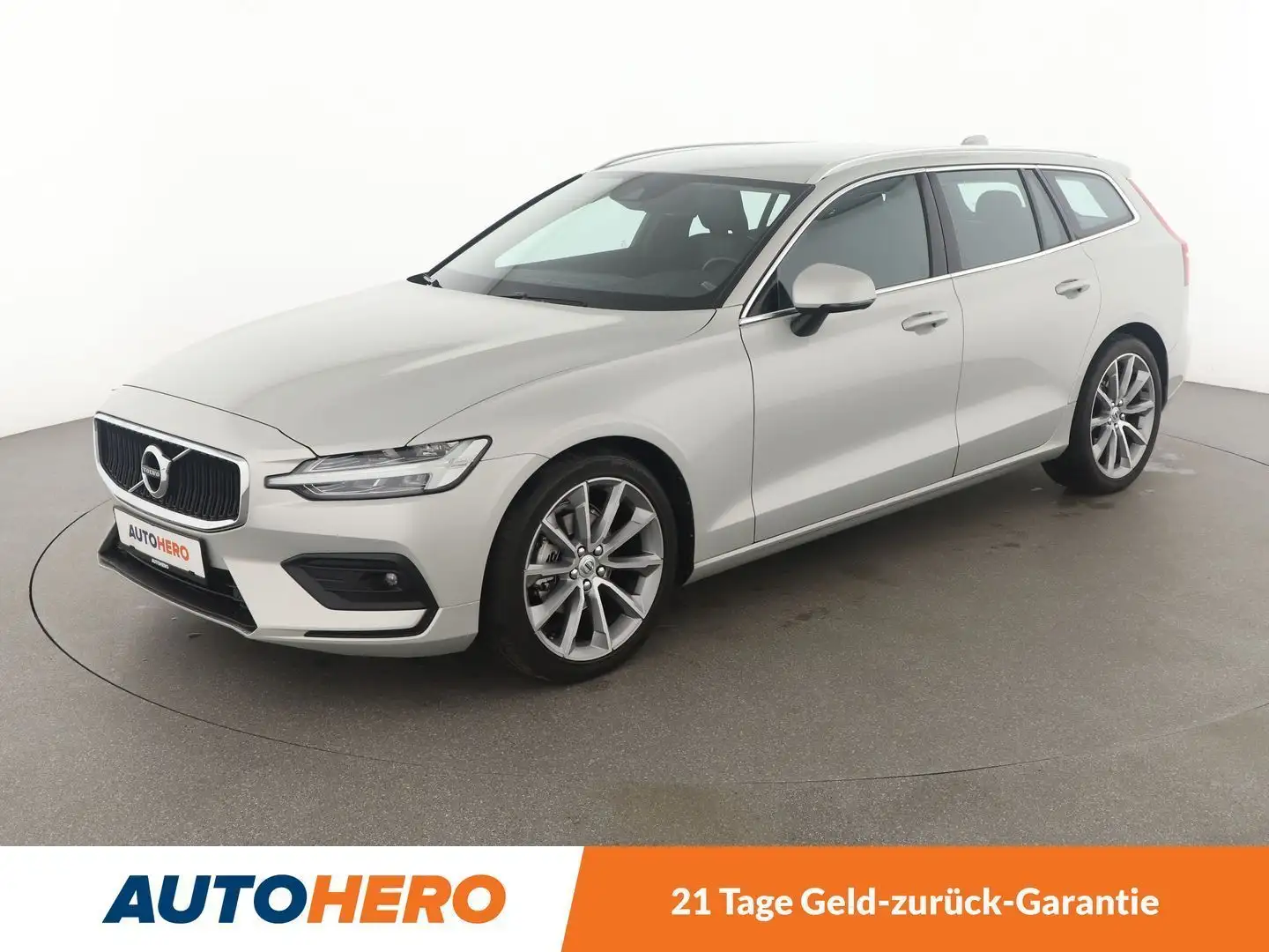 Volvo V60 2.0 D3 Momentum Aut.*LED*NAVI*ACC*CAM*PDC*SHZ* Сірий - 1
