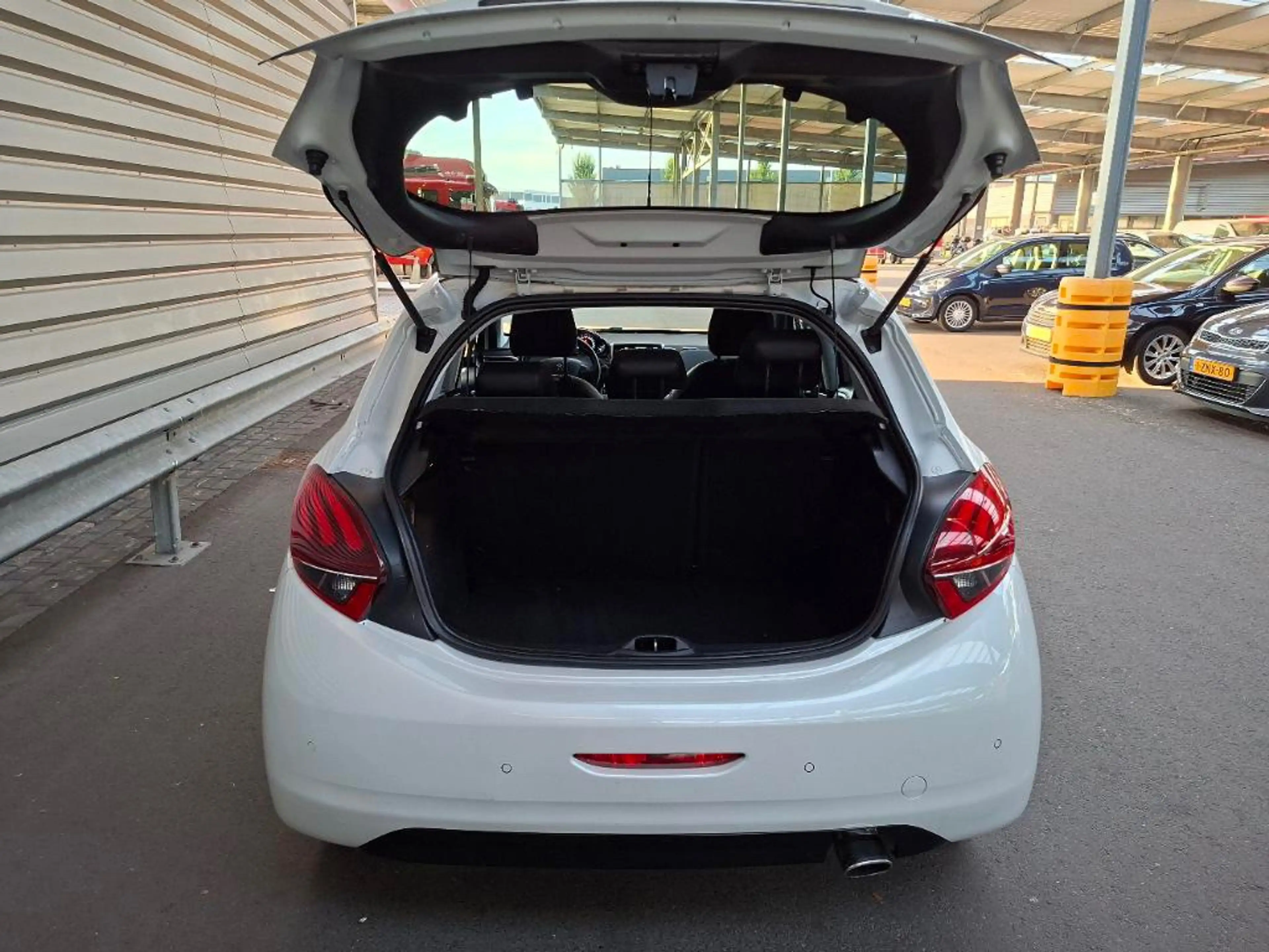 Peugeot 208 1.2 PureTech Première/AUTOMAAT/LED — photo 9