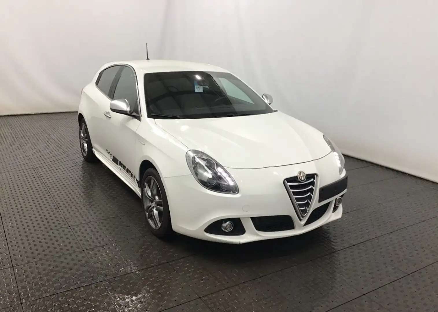 Alfa Romeo Giulietta 1.4i*CUIR*AIRCO*JANTES*EURO6B*GARANTIE 12MOIS* Blanc - 2