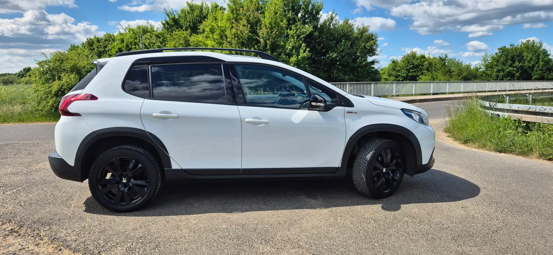 Peugeot 2008 Allure PureTech 130 GT Version Blanco - 2