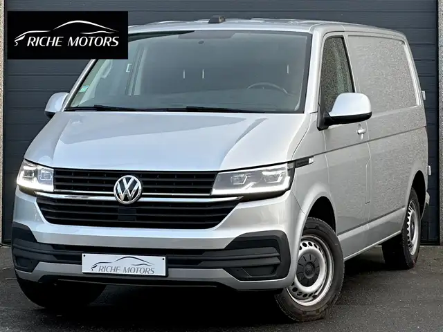 Volkswagen T6.1 Transporter 2.0 TDi / LED / CarPlay / Caméra / Double cab.