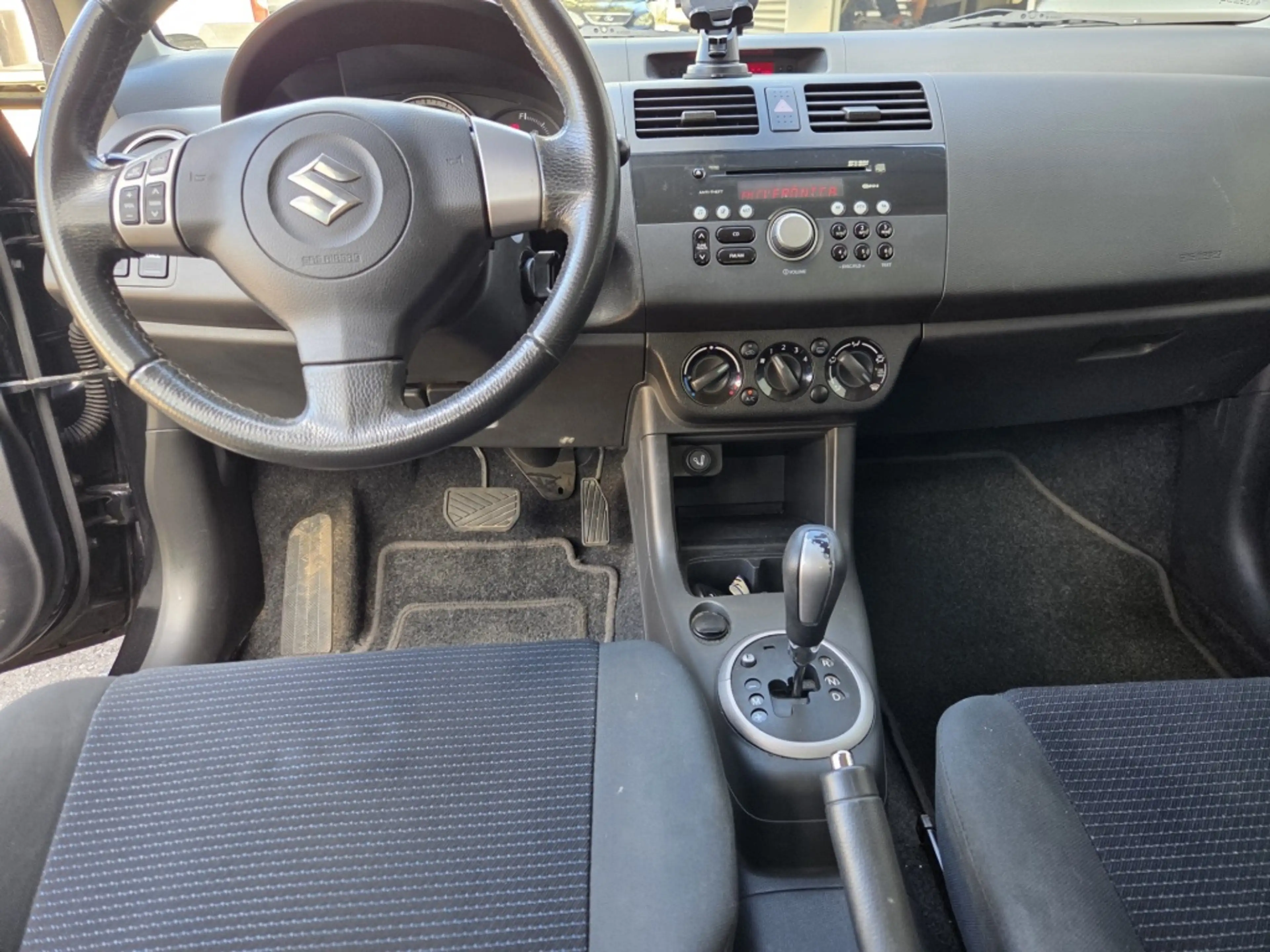 Suzuki Swift 1.3 Exclusive Automaat — photo 3