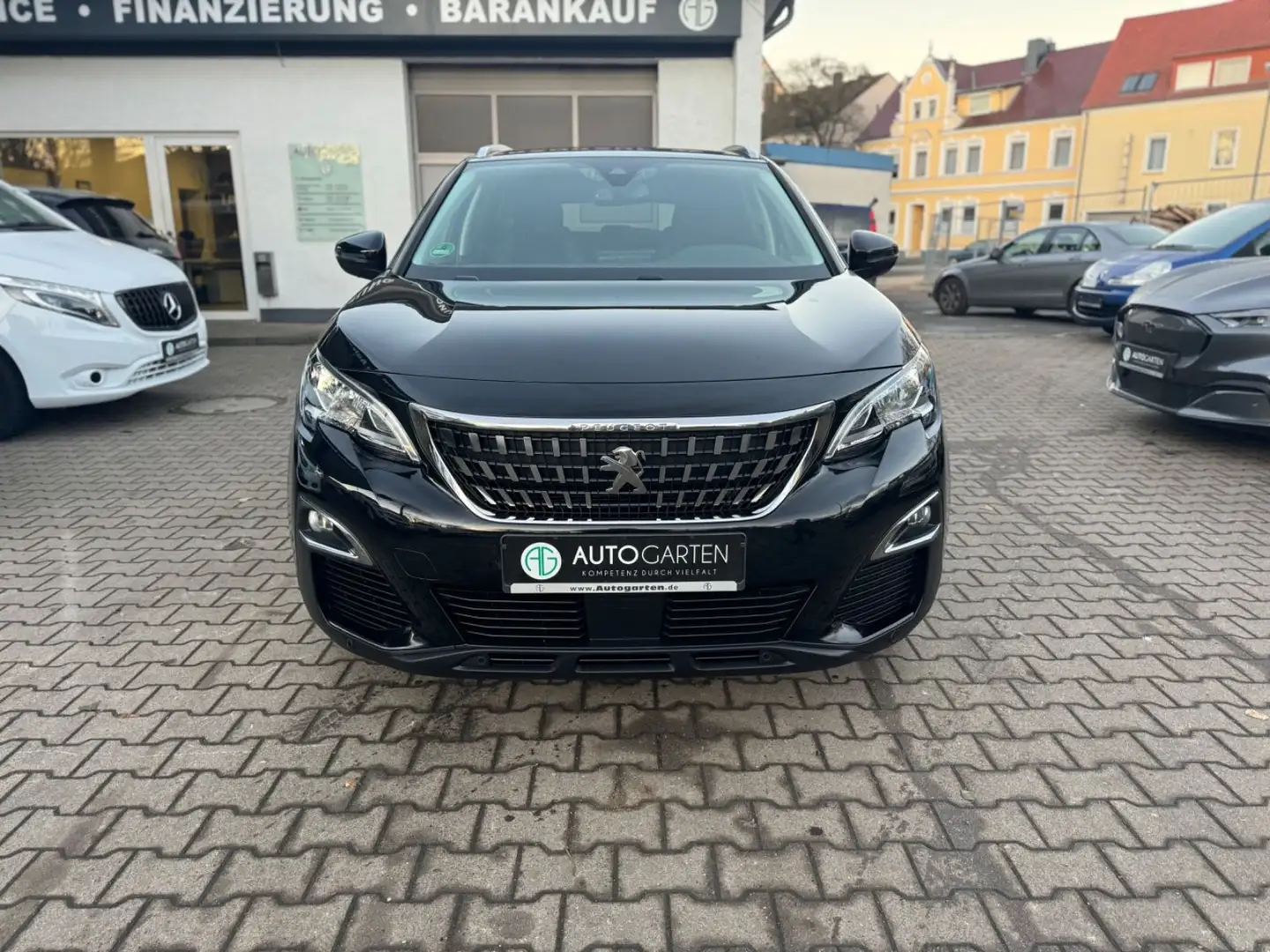 Peugeot 3008 *Peugeot 3008 Active/KLIMA/ALU/TEMP./SHZ/KAMERA* Zwart - 2