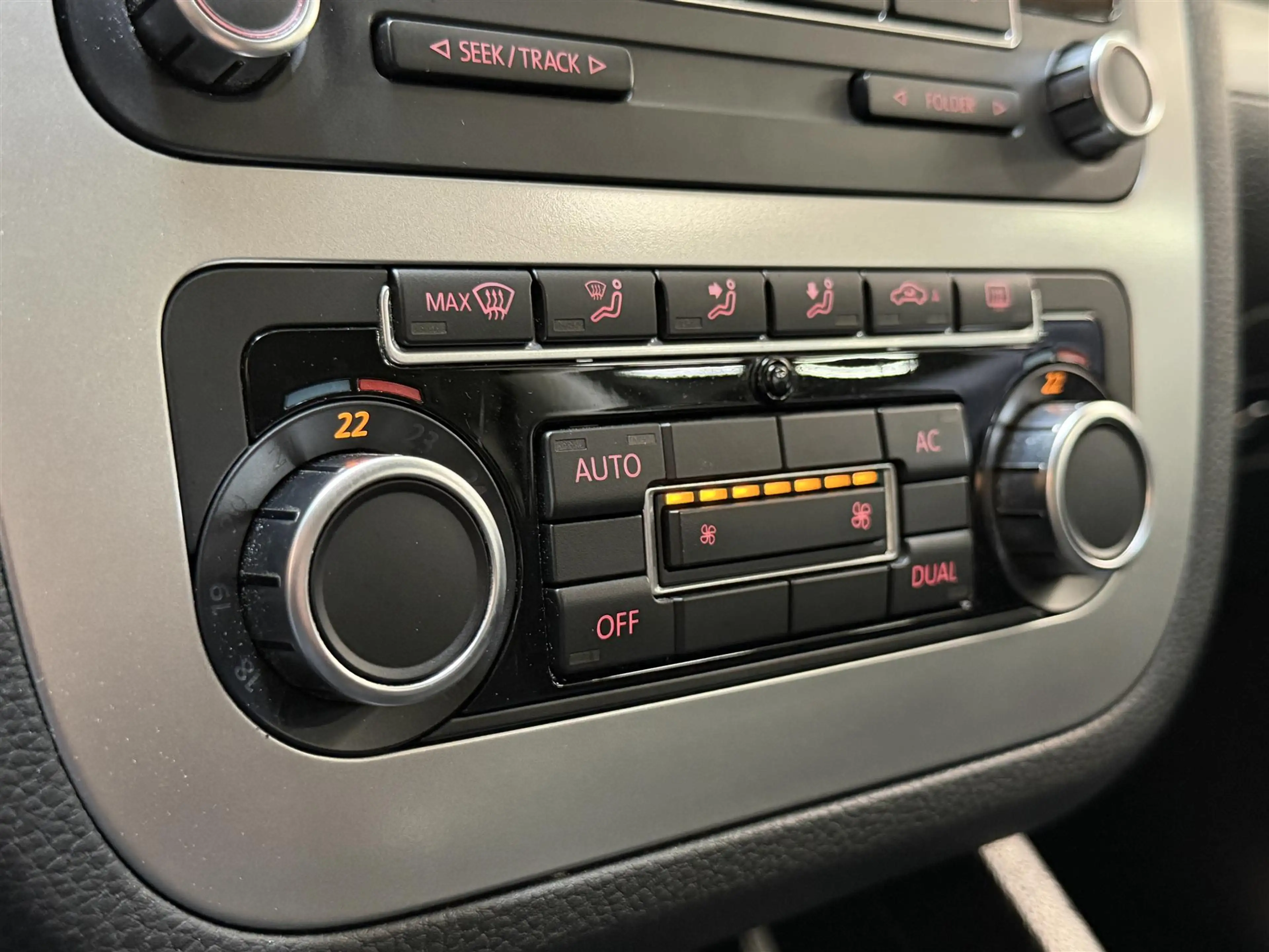 Volkswagen Scirocco 1.4 TSI 118DKM! Clima! Nette Auto! — photo 16