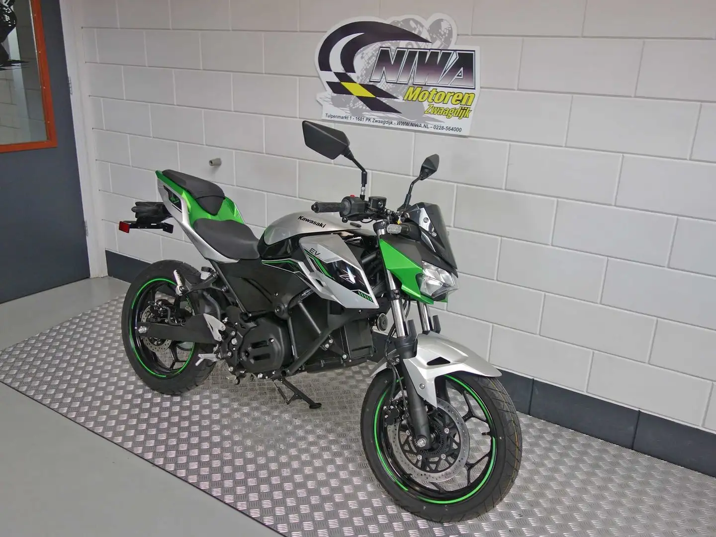 Kawasaki Z 1 E-1 Blanc - 2