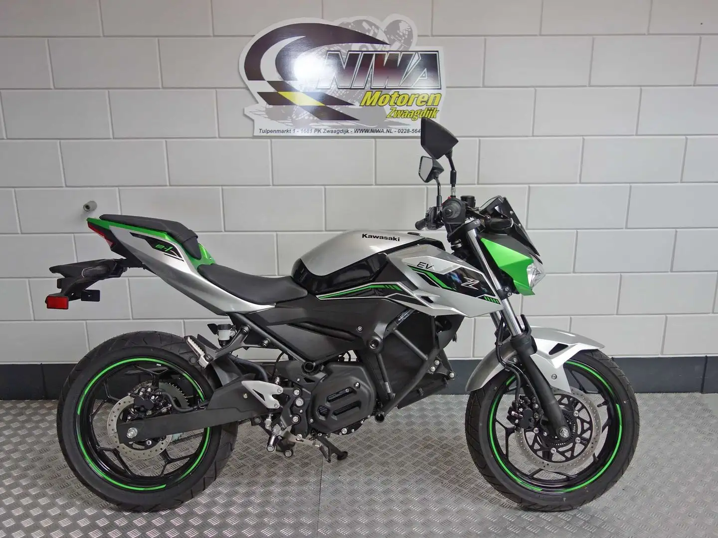Kawasaki Z 1 E-1 Wit - 1