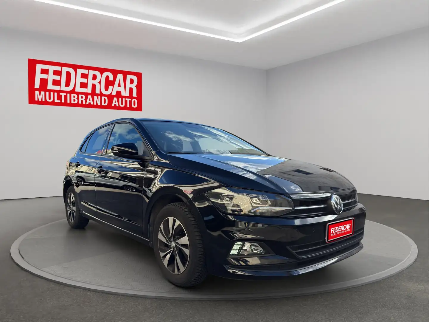 Volkswagen Polo Polo VI 2017 5p 1.0 mpi Comfortline 65cv Negro - 1
