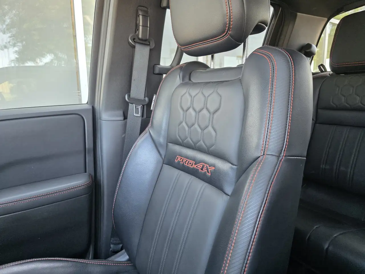 Nissan Frontier снимка Nissan Frontier