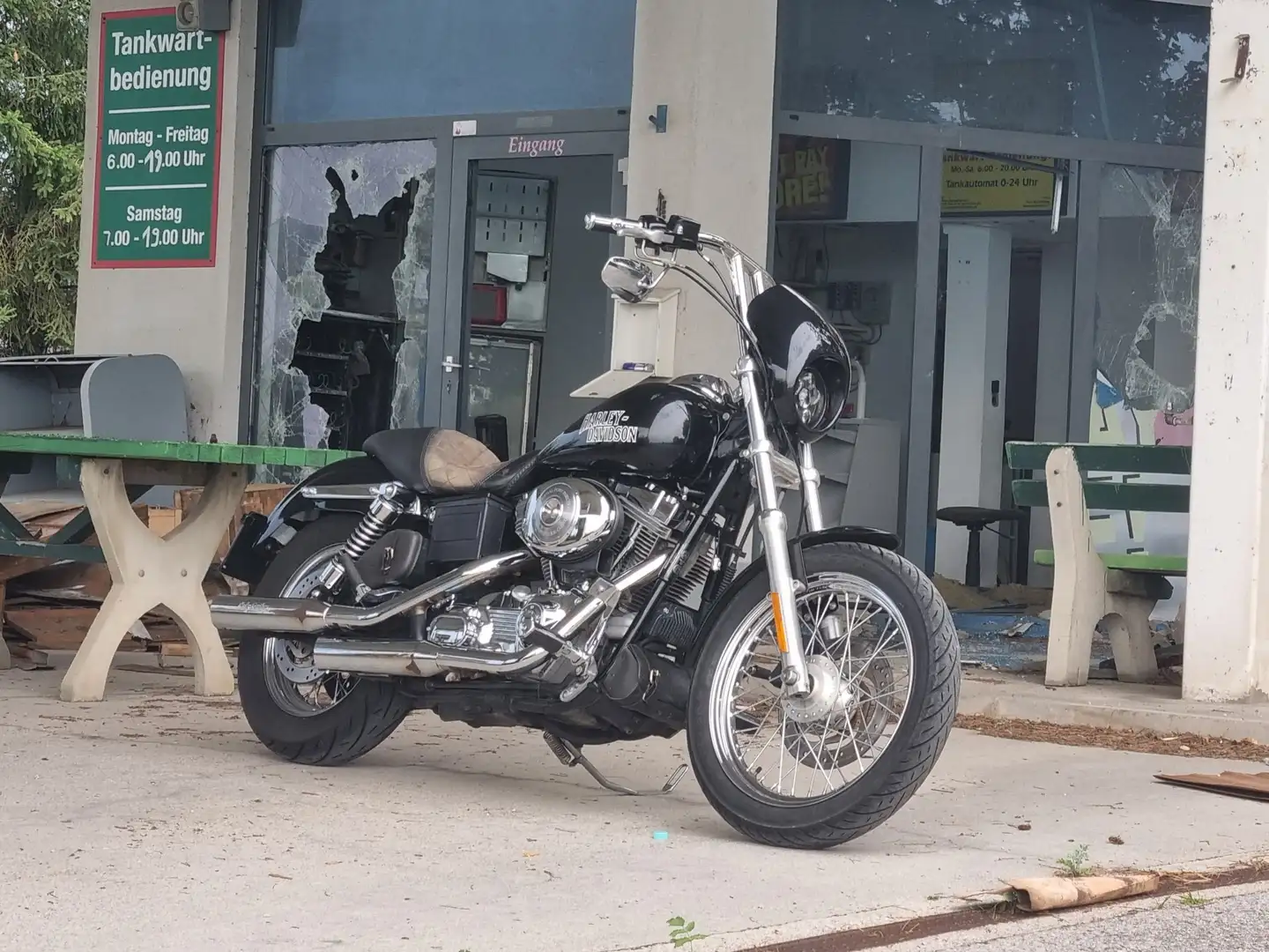Harley-Davidson Dyna Super Glide Schwarz - 1