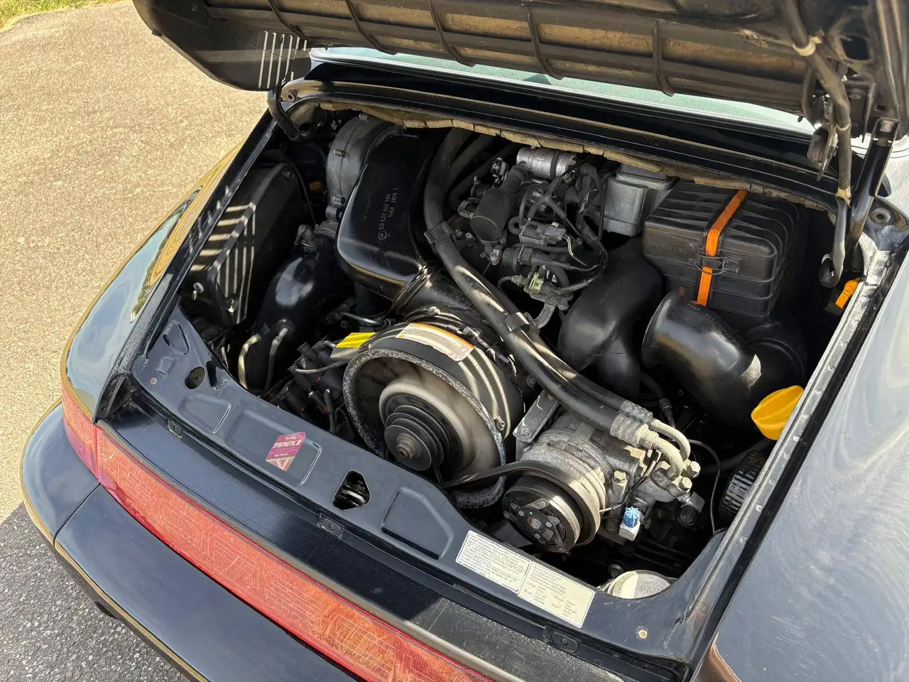 Porsche 964 Carrera 4 Coupé | Handgeschakeld | 2e Eig. | Zwart/Zwart | €15.000 Onderhoud recent, foto 12