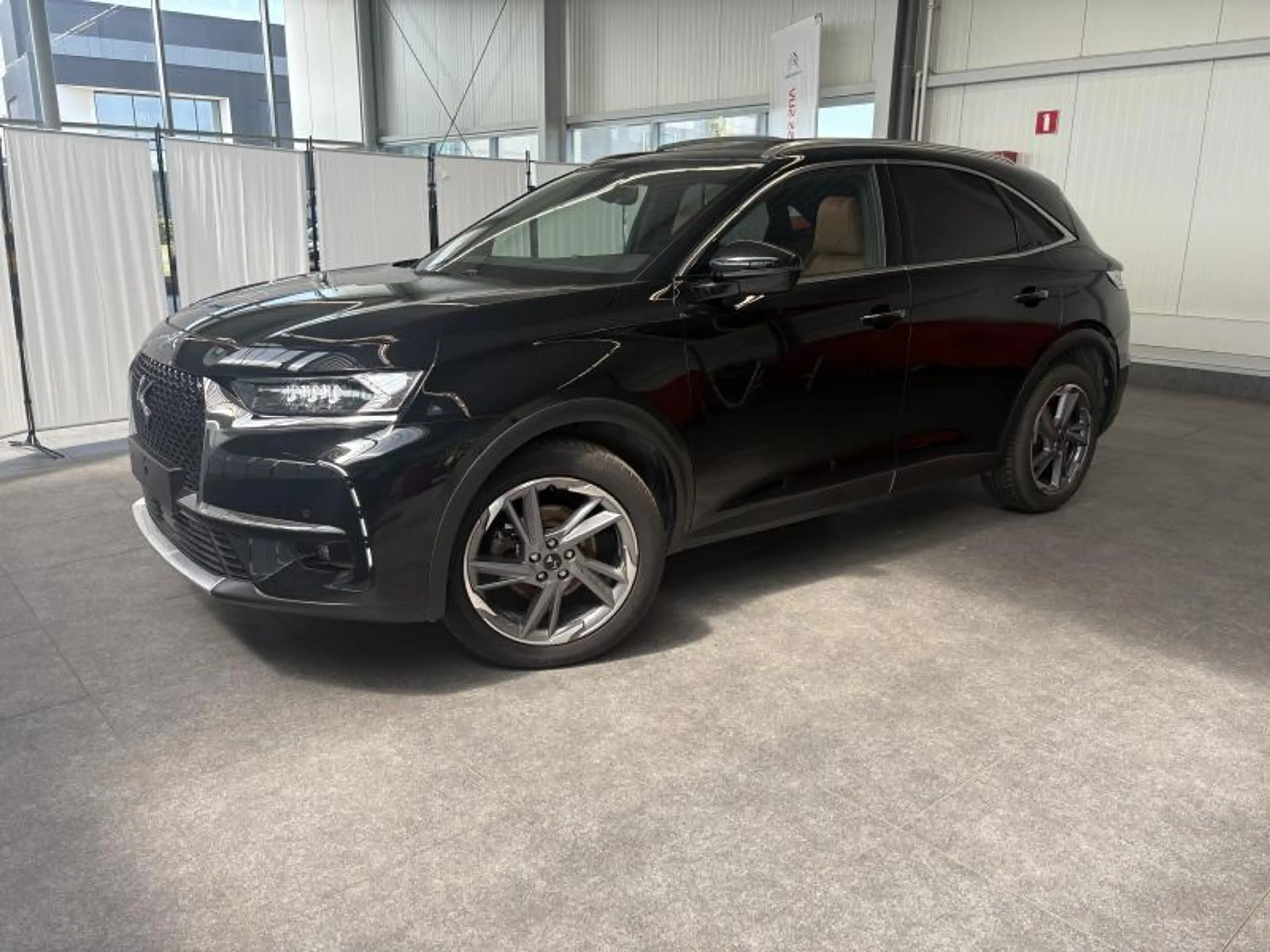 DS Automobiles DS 7 Crossback 1.6 180 pkAutomatic So Chic Full option — photo 4
