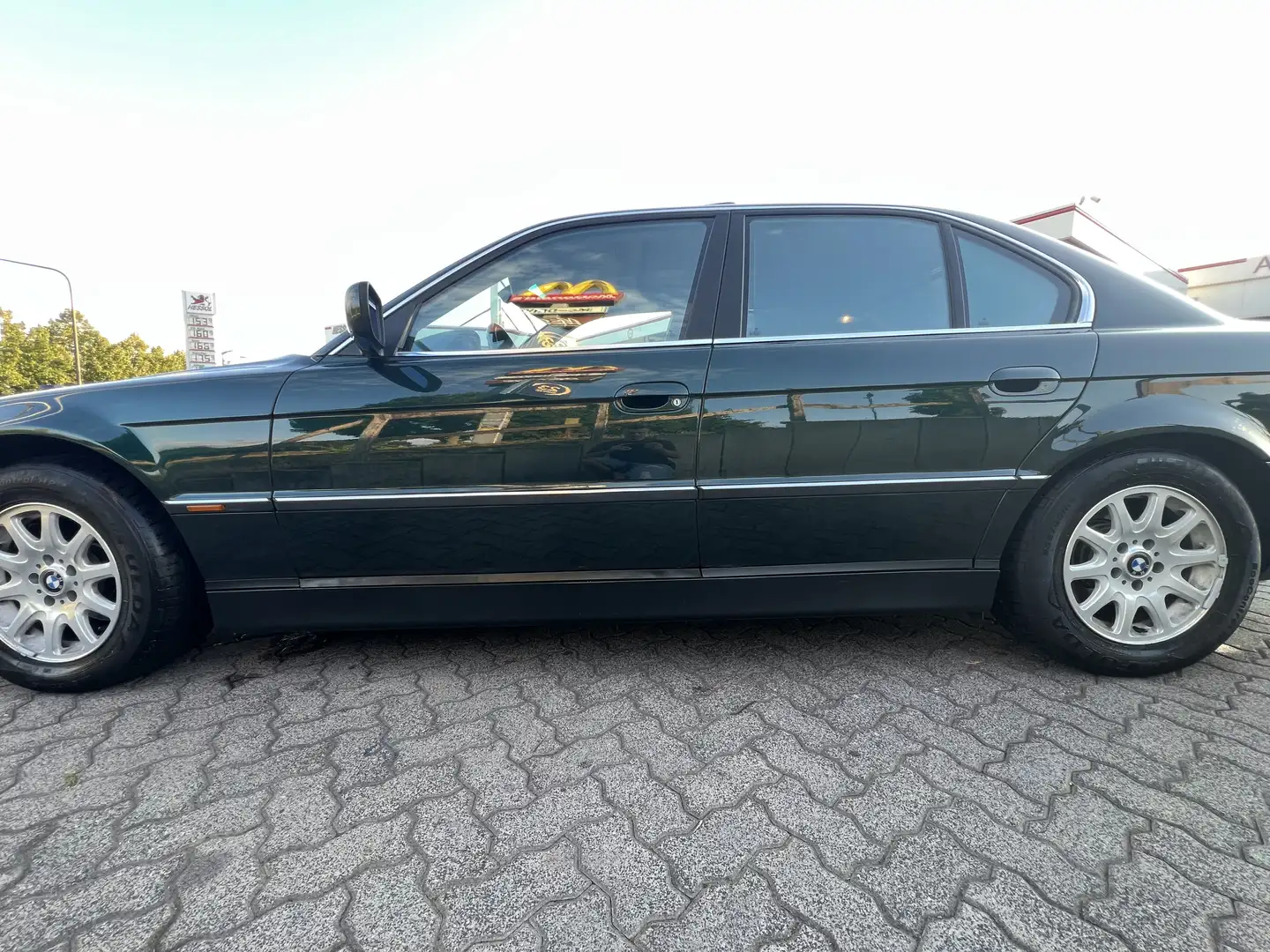 BMW 728 728iL - 2