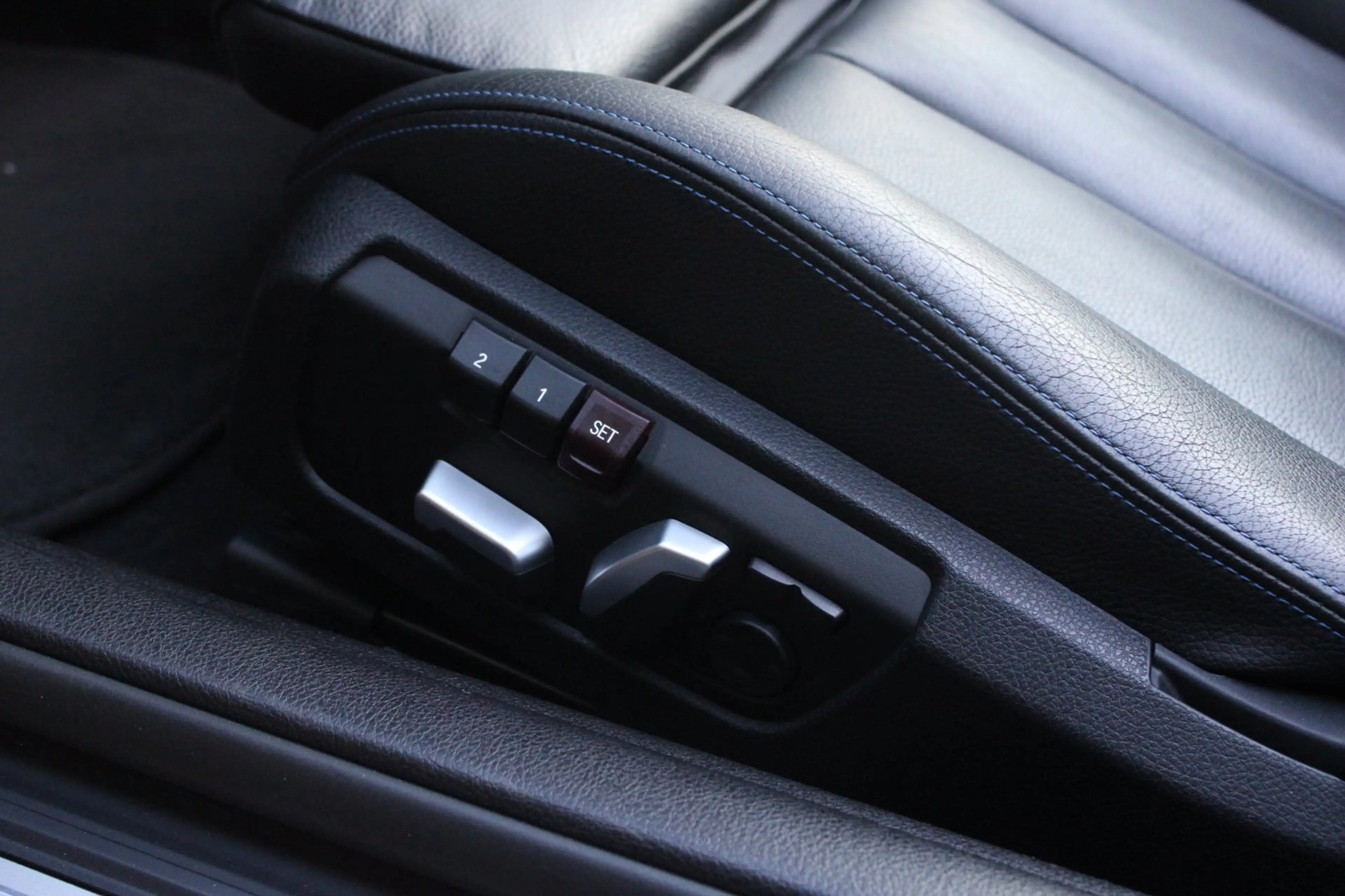 BMW 440 4-serie Cabrio 440i xDrive Centennial High Executi — photo 24