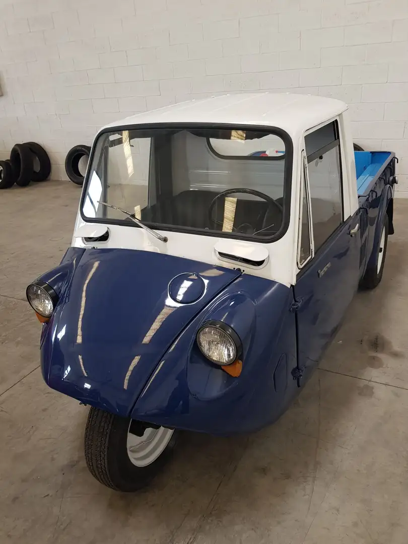 Mazda Pick Up 600 cc Albastru - 1