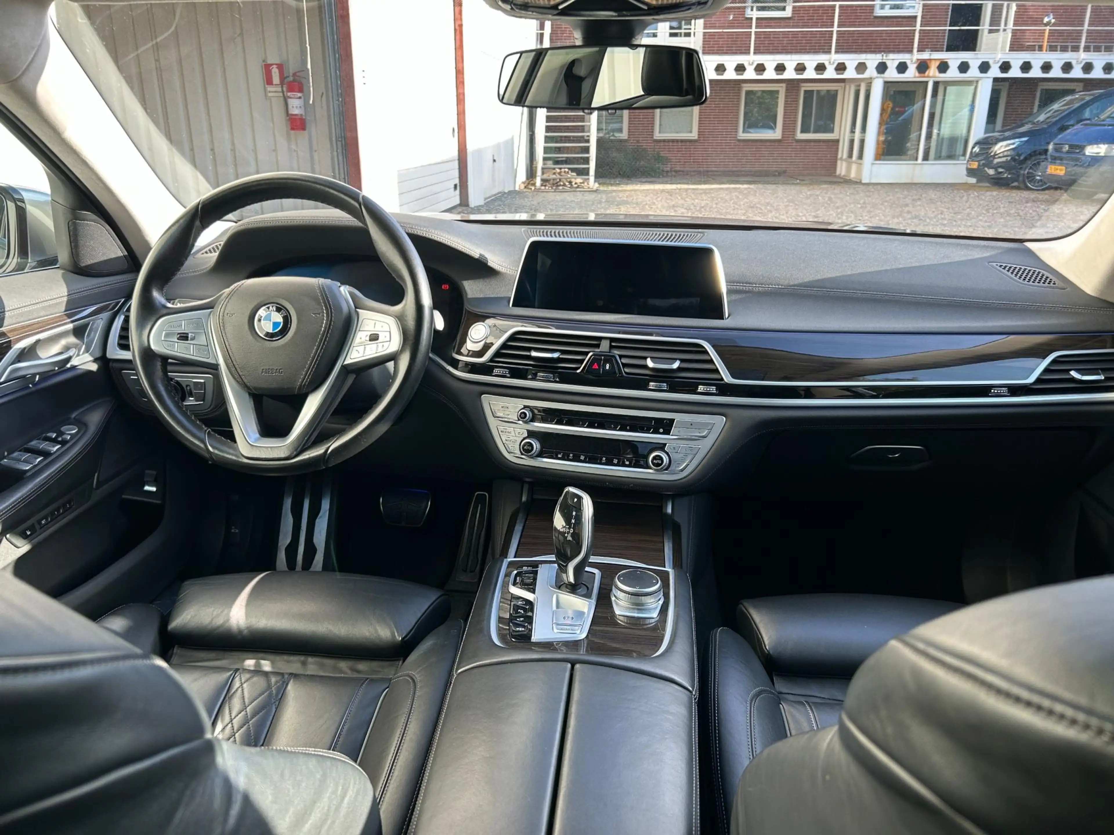 BMW 745 7-serie 745e High Executive M-Pakket 21 inch — photo 32