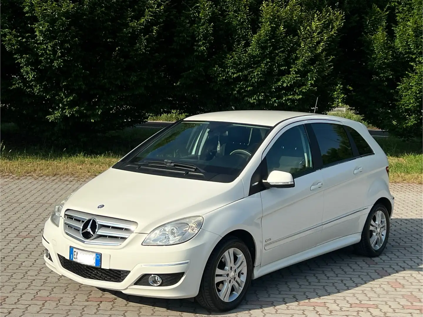 Mercedes-Benz B 180 - 1