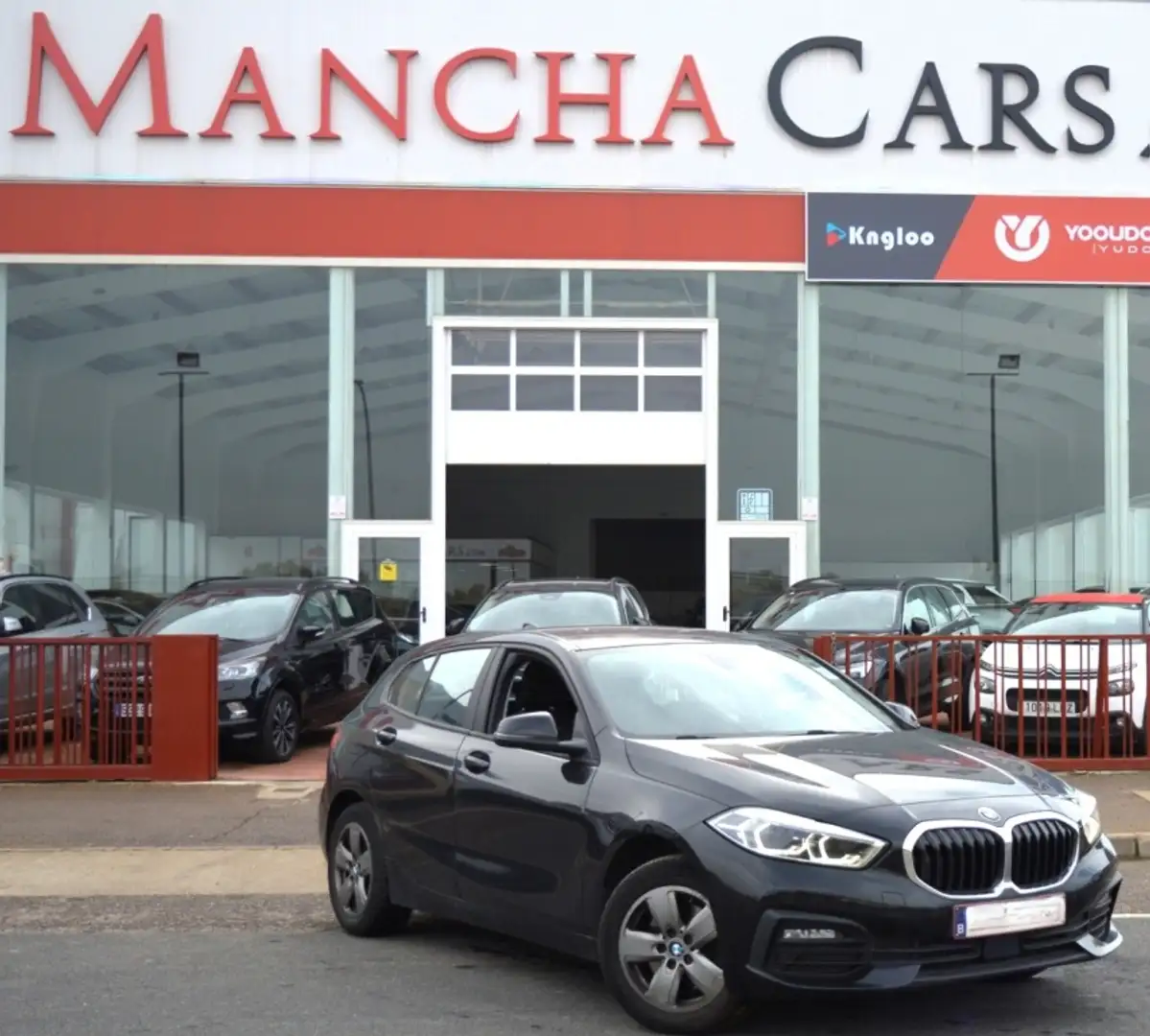 BMW 116 116dA Business Corporate Noir - 1