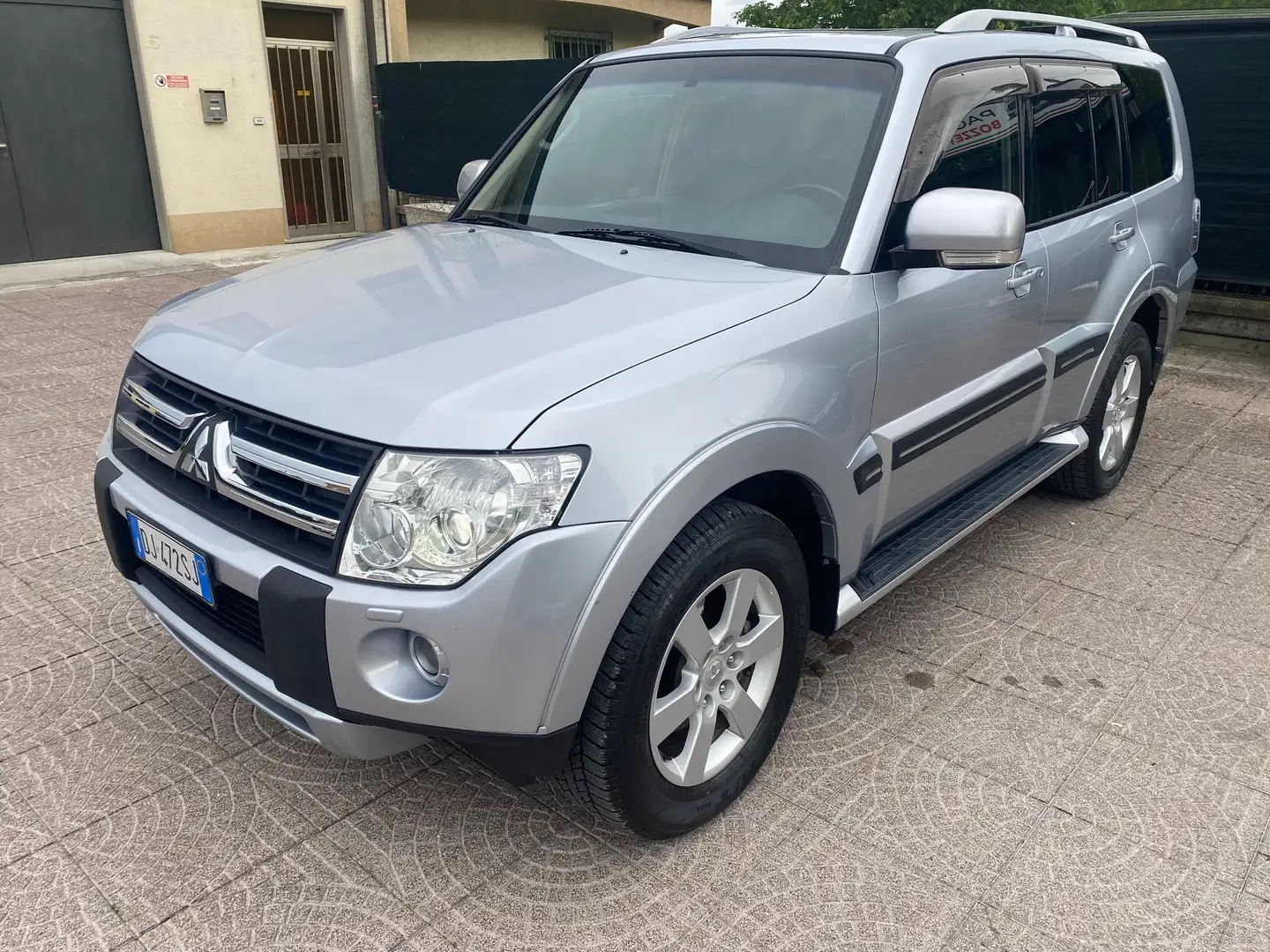 Mitsubishi Pajero 5p 3.8 V6 BENZINA, MAI GPL, 7 POSTI, CINGHIA NUOVA Plateado - 2