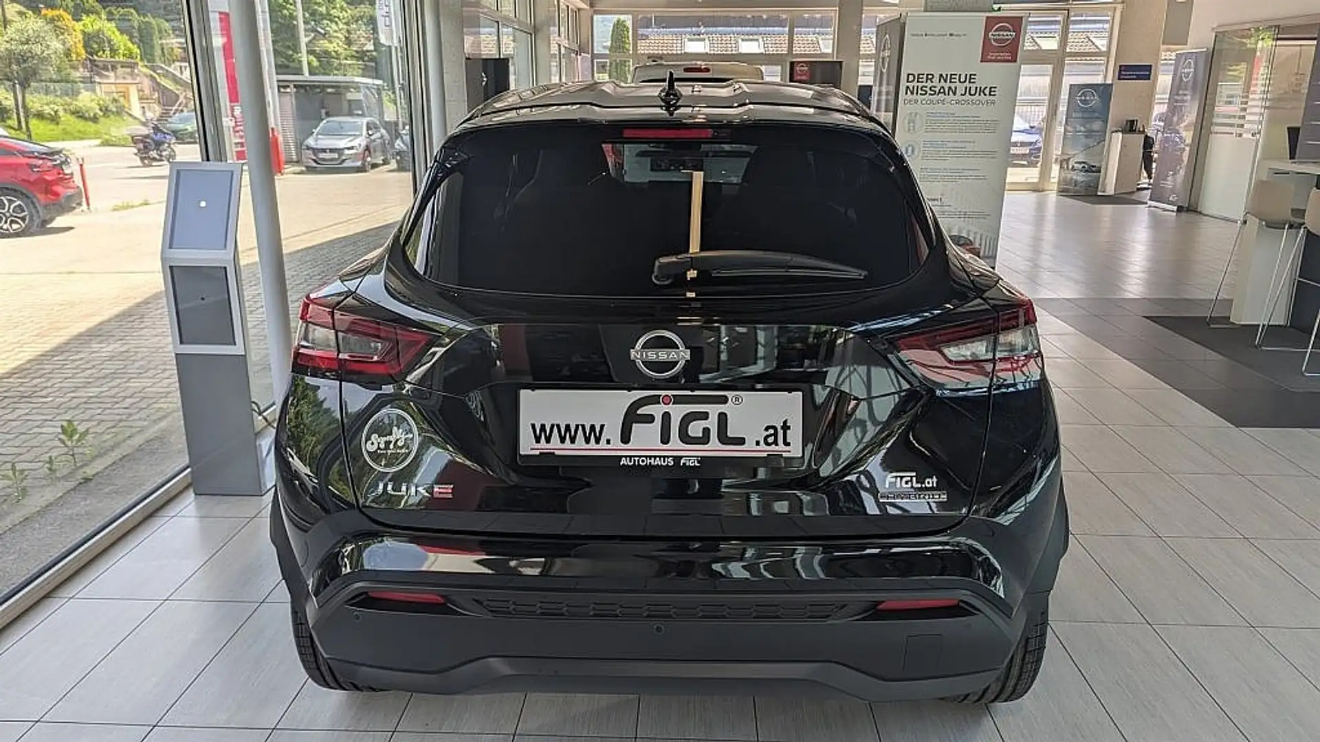 Nissan Juke 1.6 Hybrid 143 4AMT Superfly Zwart - 2
