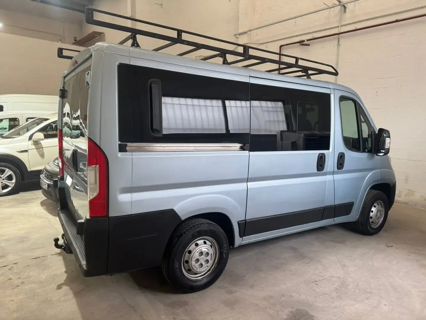 Citroen Jumper BlueHDi 88KW (120CV) Furgón 35L2H2 Azul - 2