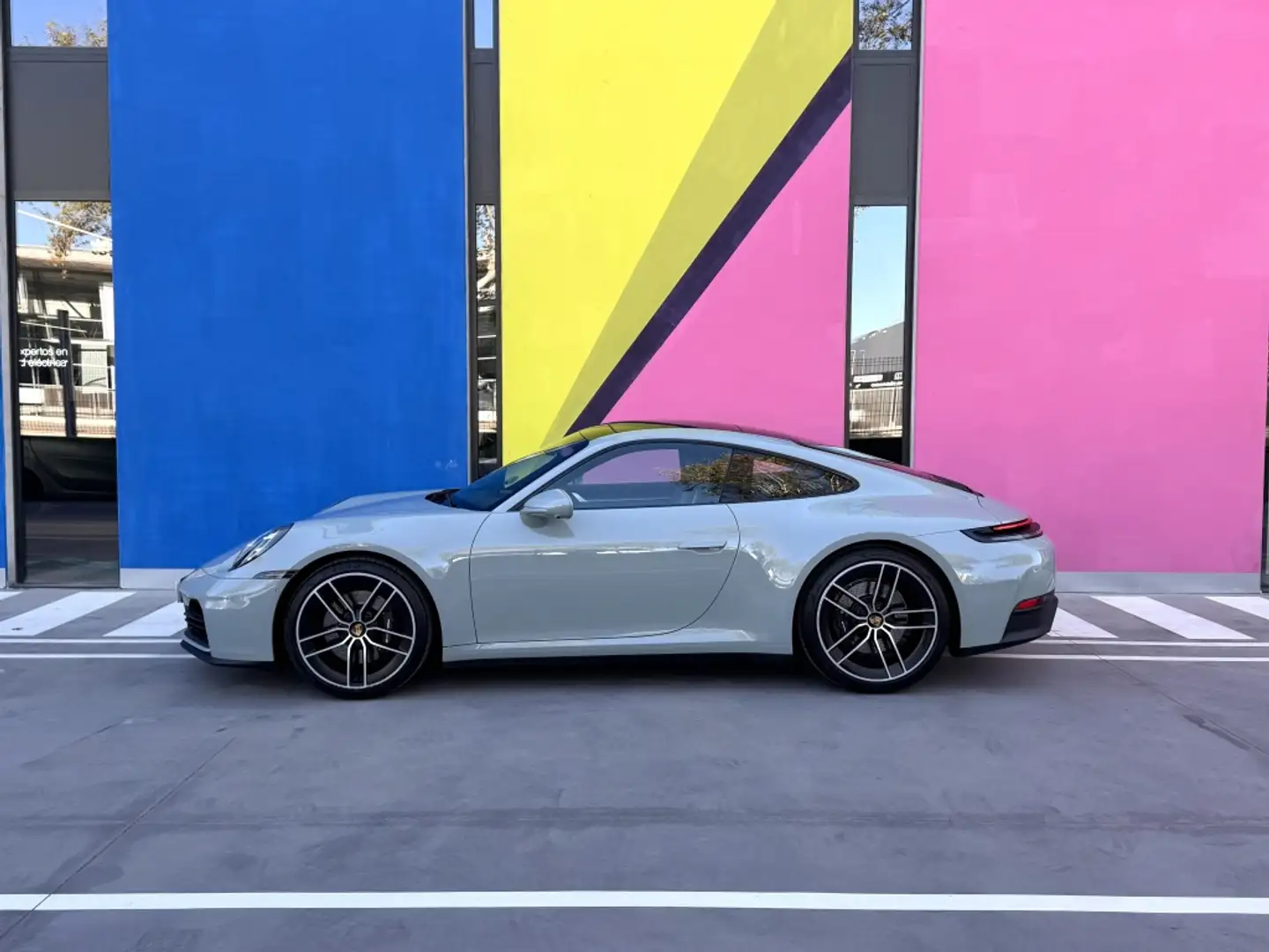 Porsche 992 Carrera Vert - 2