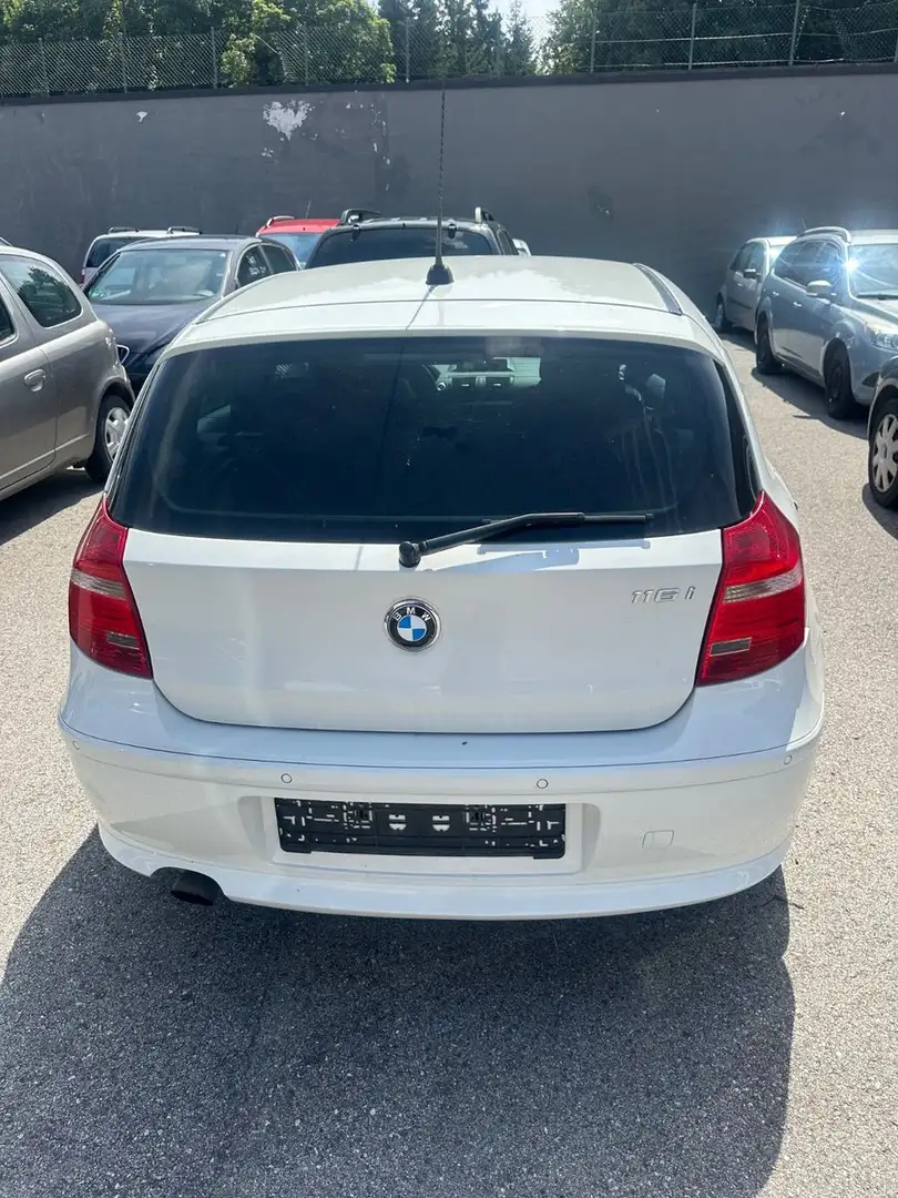BMW 116 Baureihe 1 Lim. 116i Blanco - 2