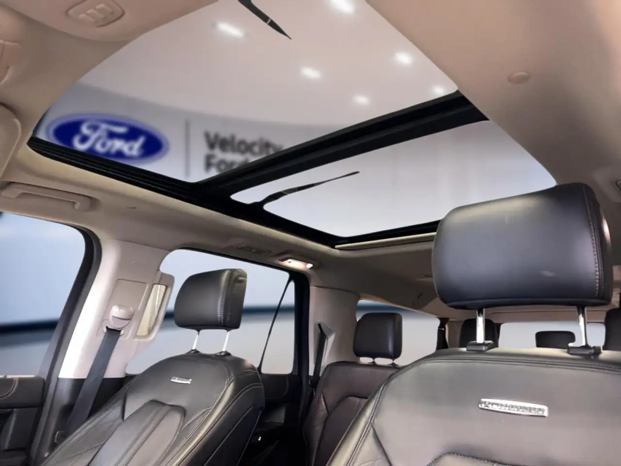 Ford Expedition снимка Ford Expedition