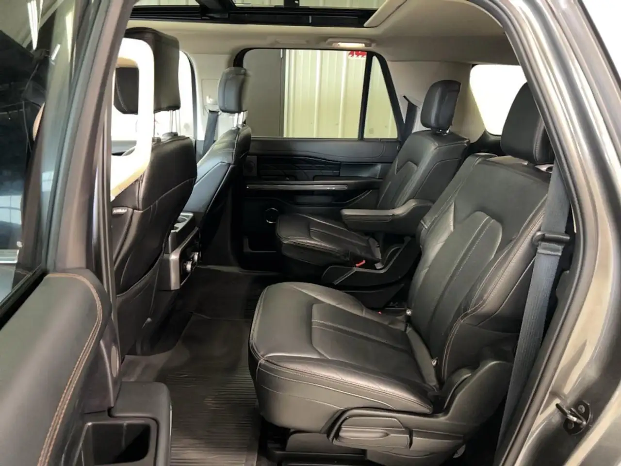 Ford Expedition снимка Ford Expedition