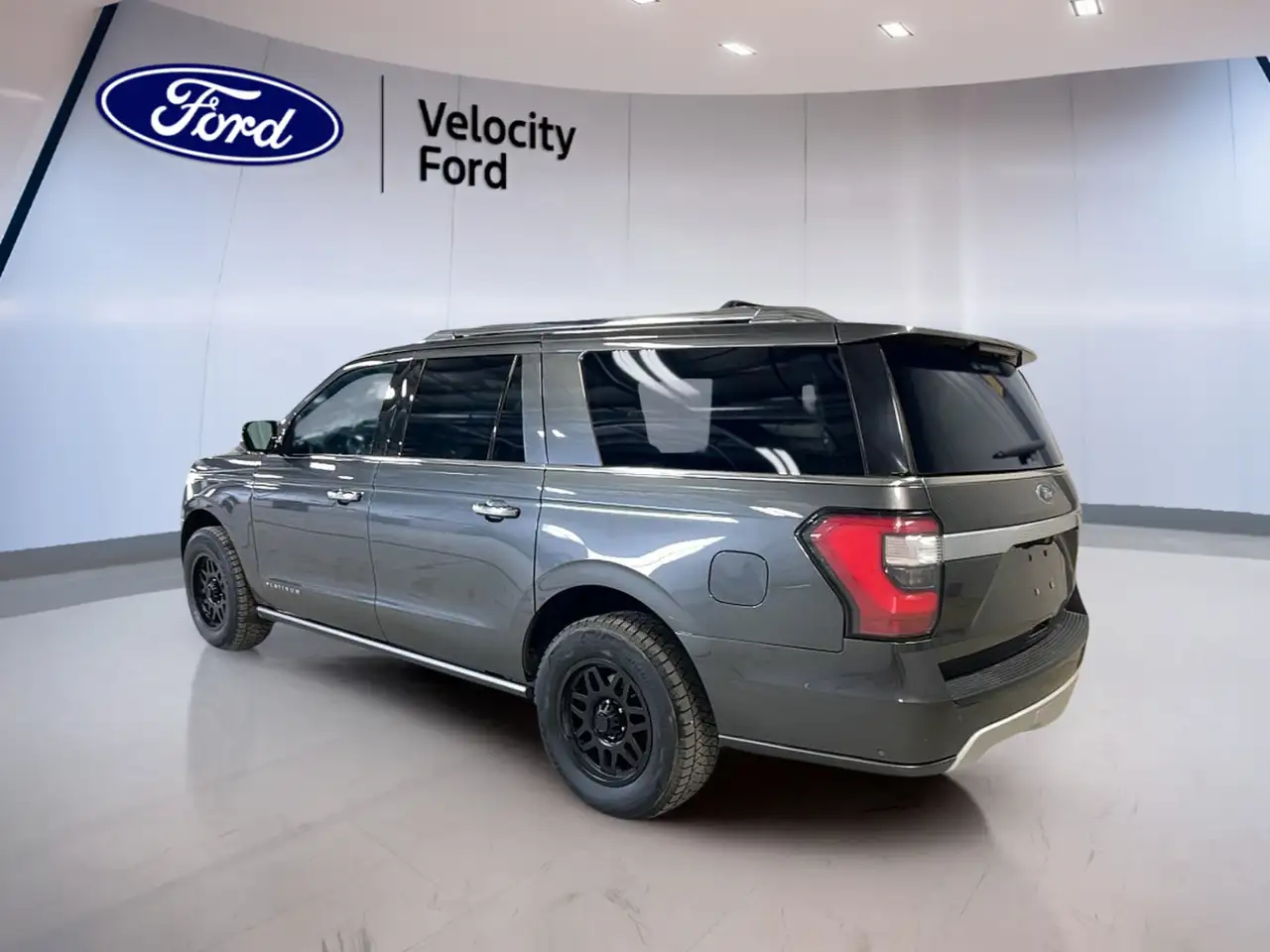 Ford Expedition снимка Ford Expedition