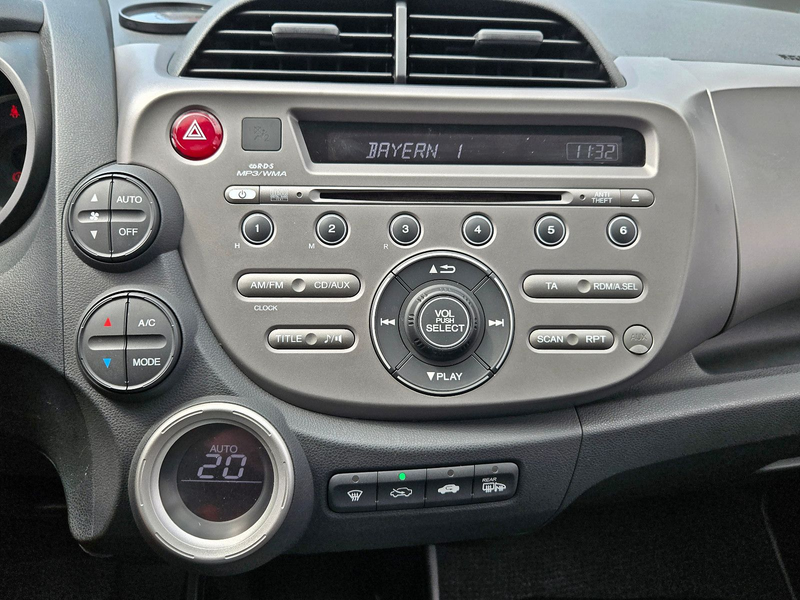 Honda Jazz 1.4 Exclusive, TÜV+SERVICE NEU, PANO, Sitzh — photo 16