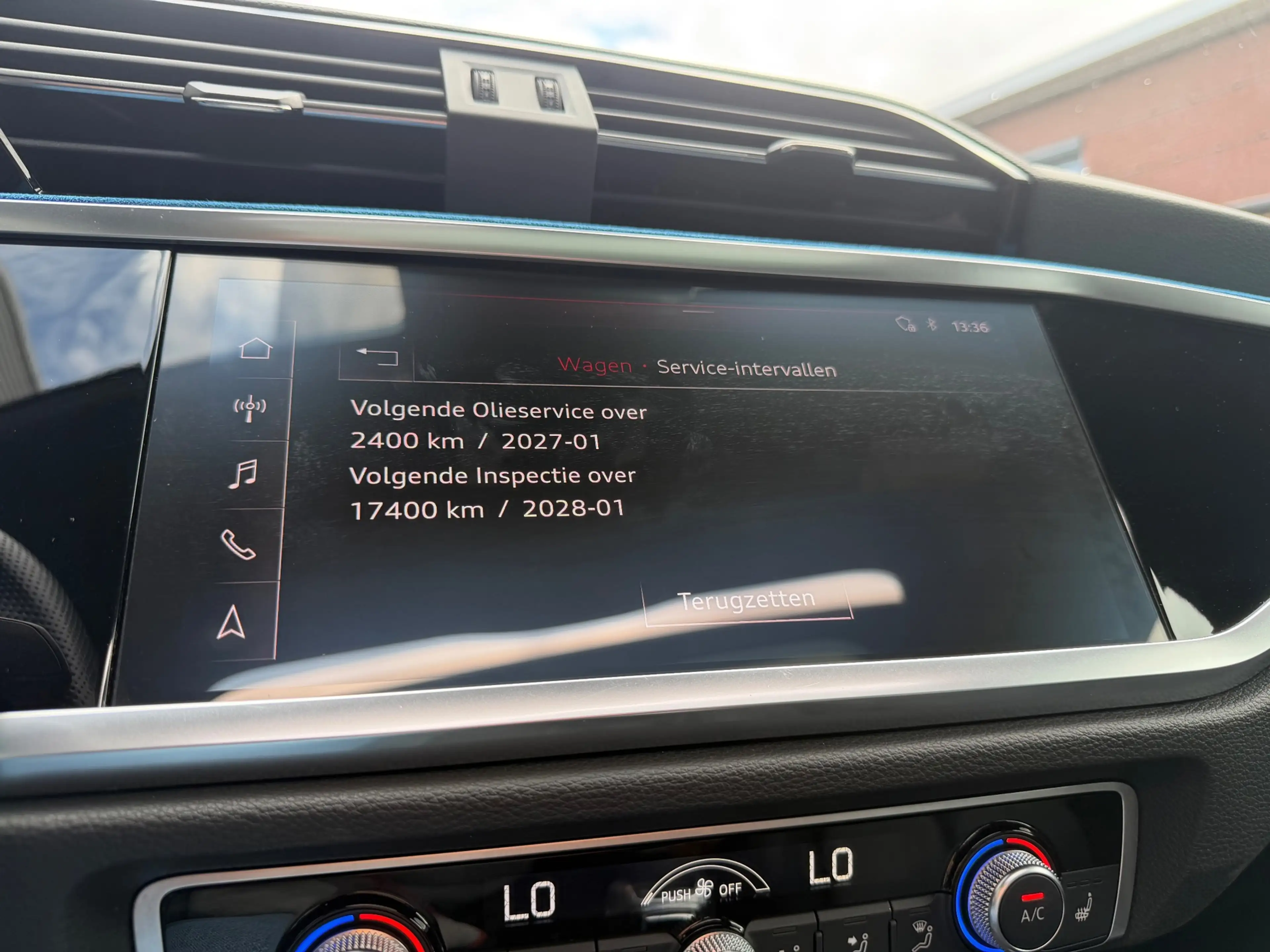 Audi Q3 Sportback 45 TFSI quattro Pro Line S — photo 17