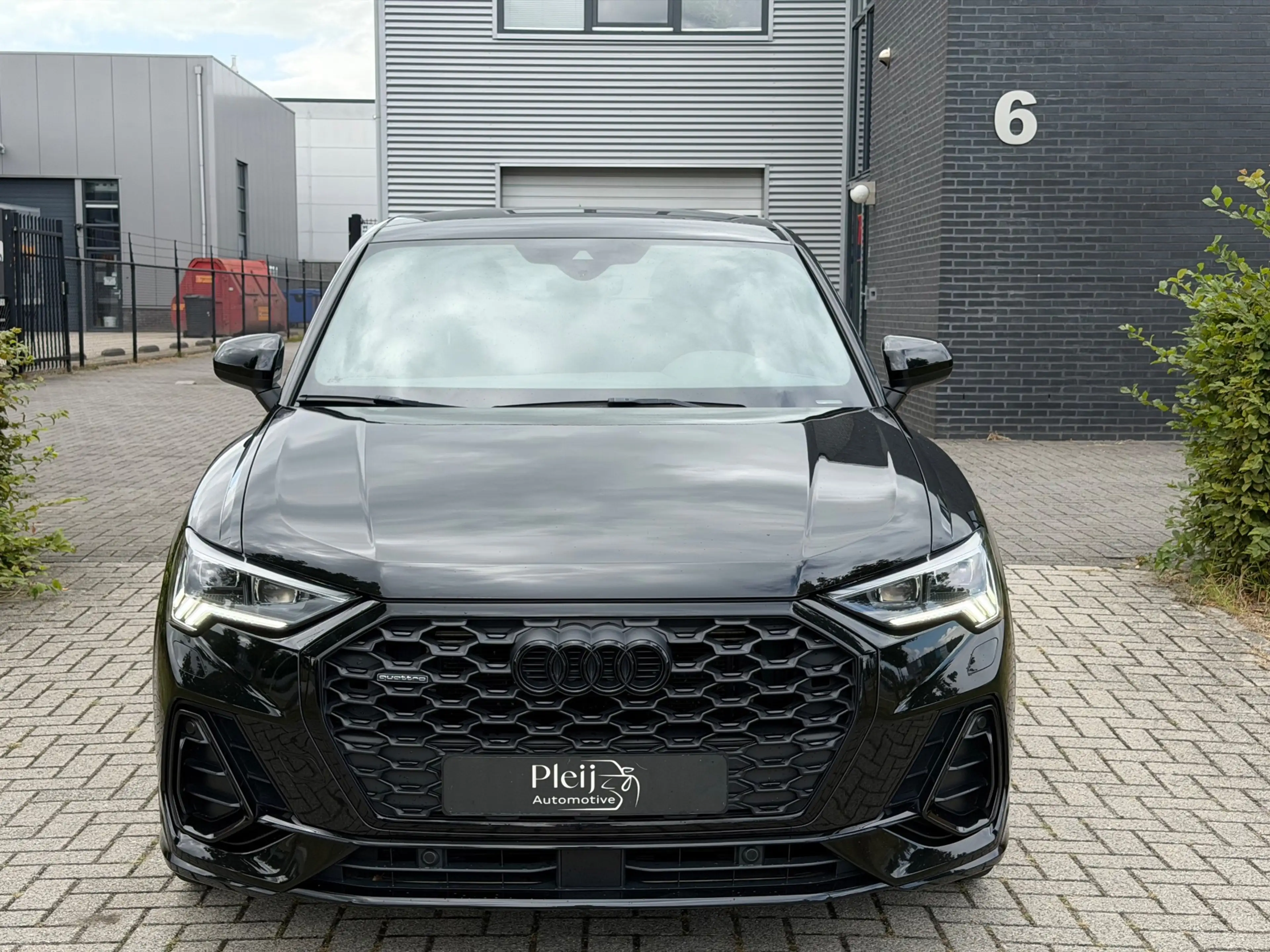 Audi Q3 Sportback 45 TFSI quattro Pro Line S — photo 4