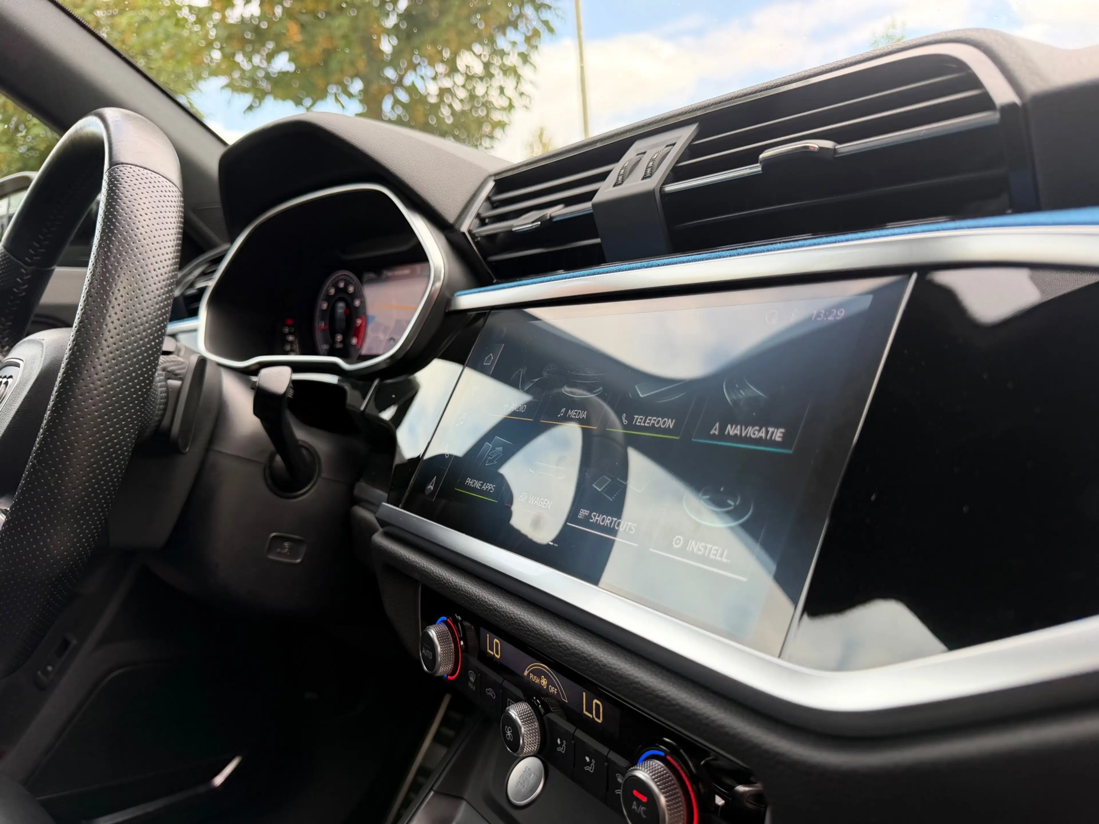 Audi Q3 Sportback 45 TFSI quattro Pro Line S — photo 9