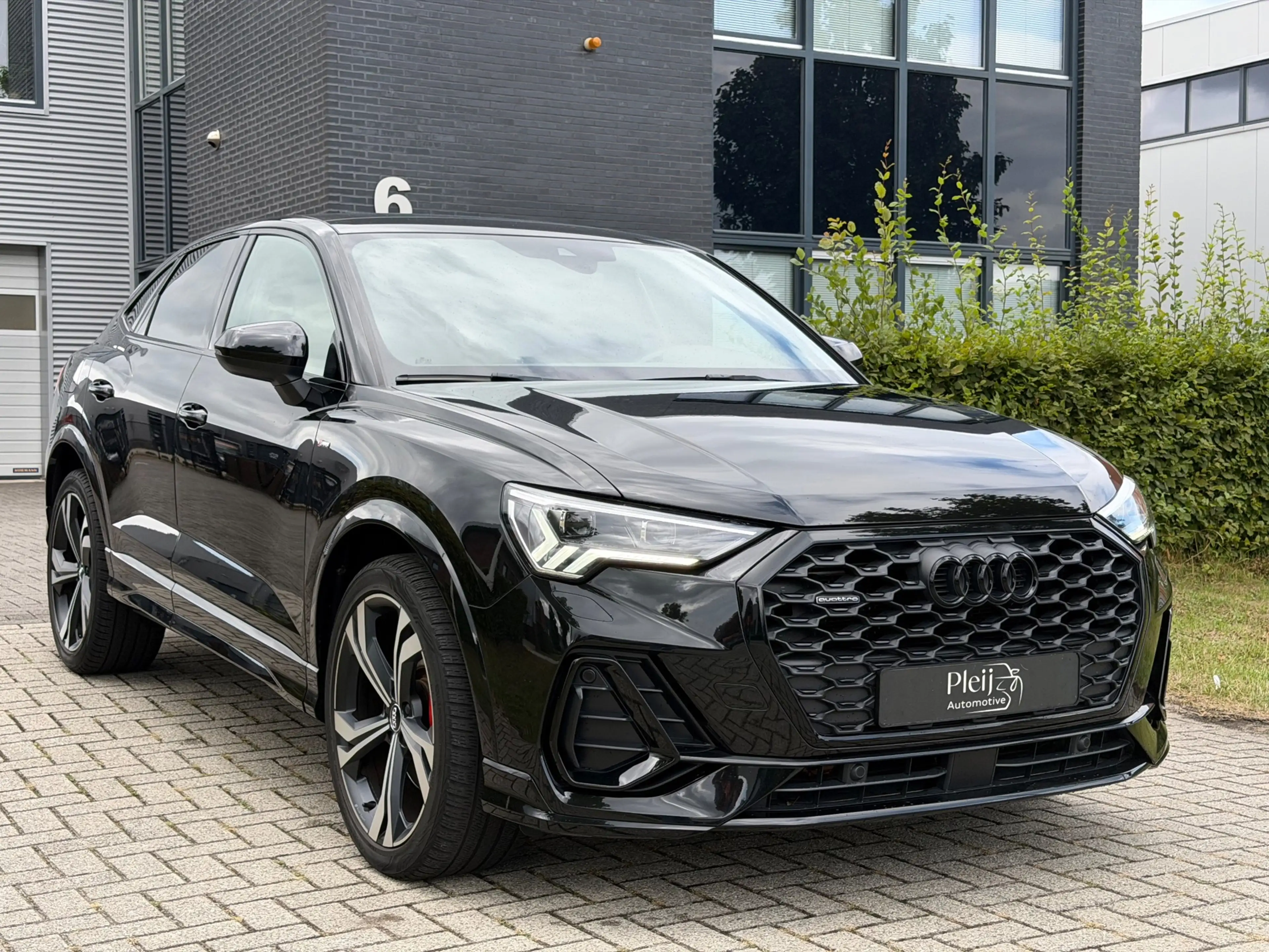 Audi Q3 Sportback 45 TFSI quattro Pro Line S — photo 6