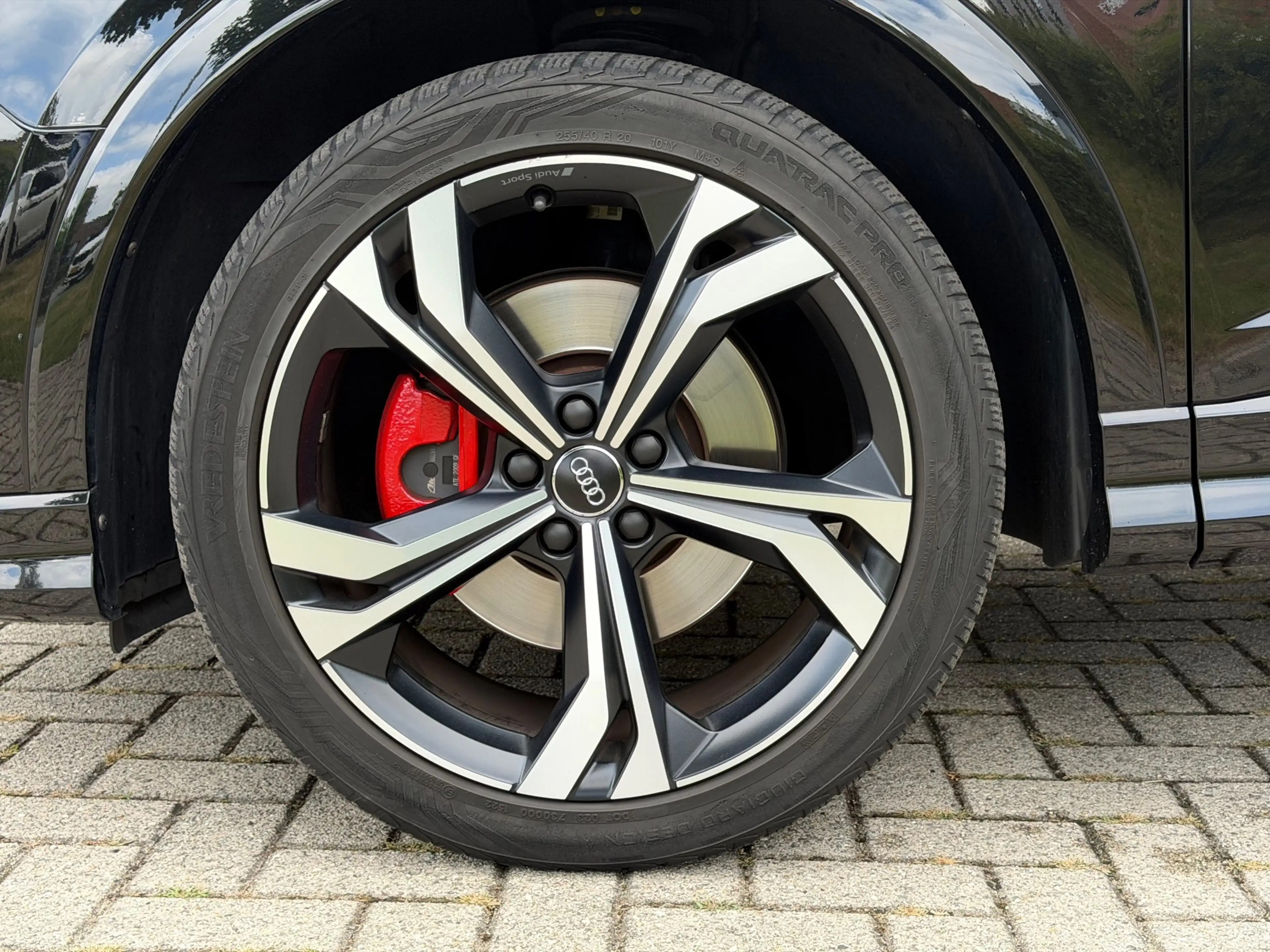 Audi Q3 Sportback 45 TFSI quattro Pro Line S — photo 2