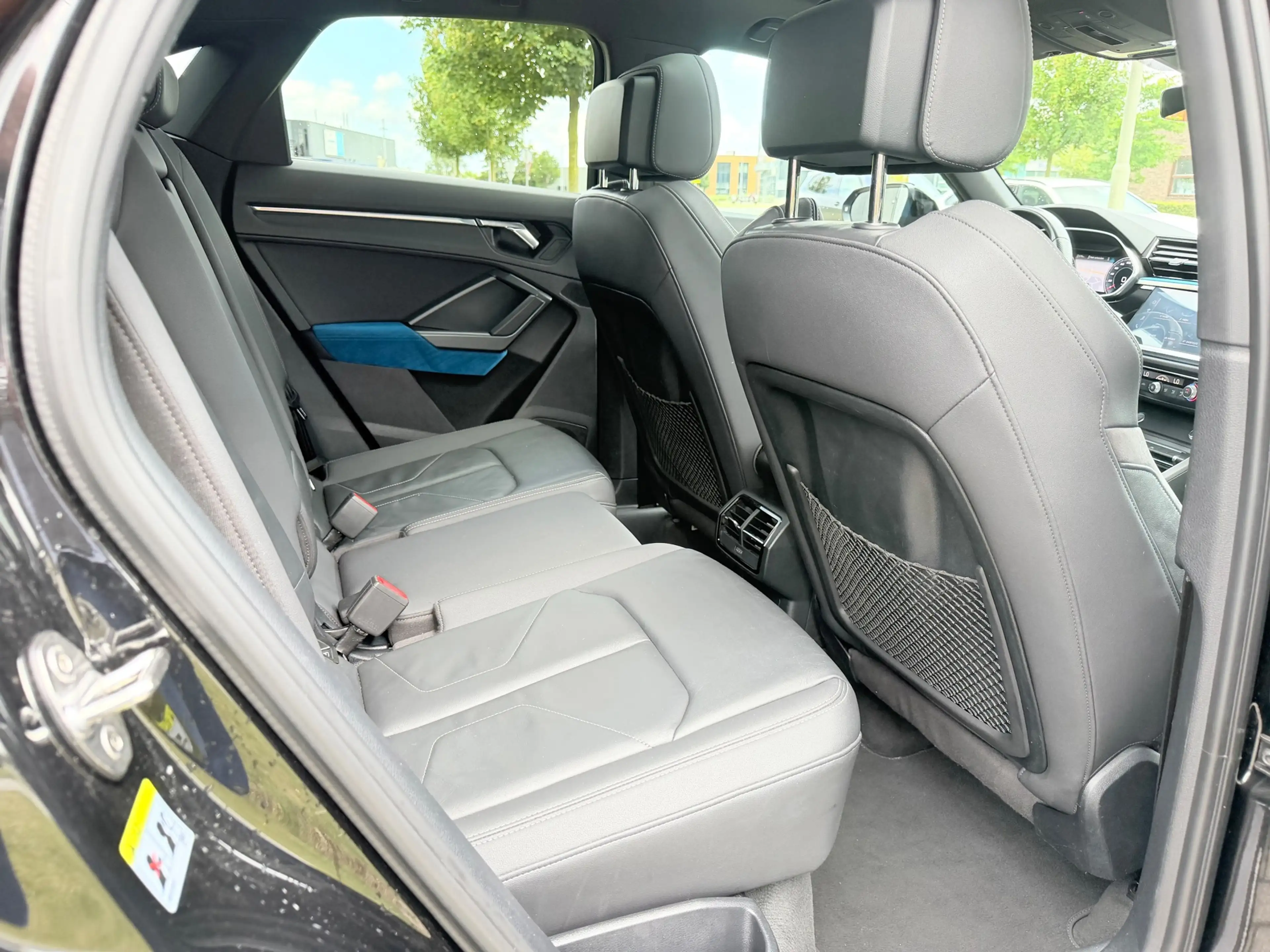 Audi Q3 Sportback 45 TFSI quattro Pro Line S — photo 11