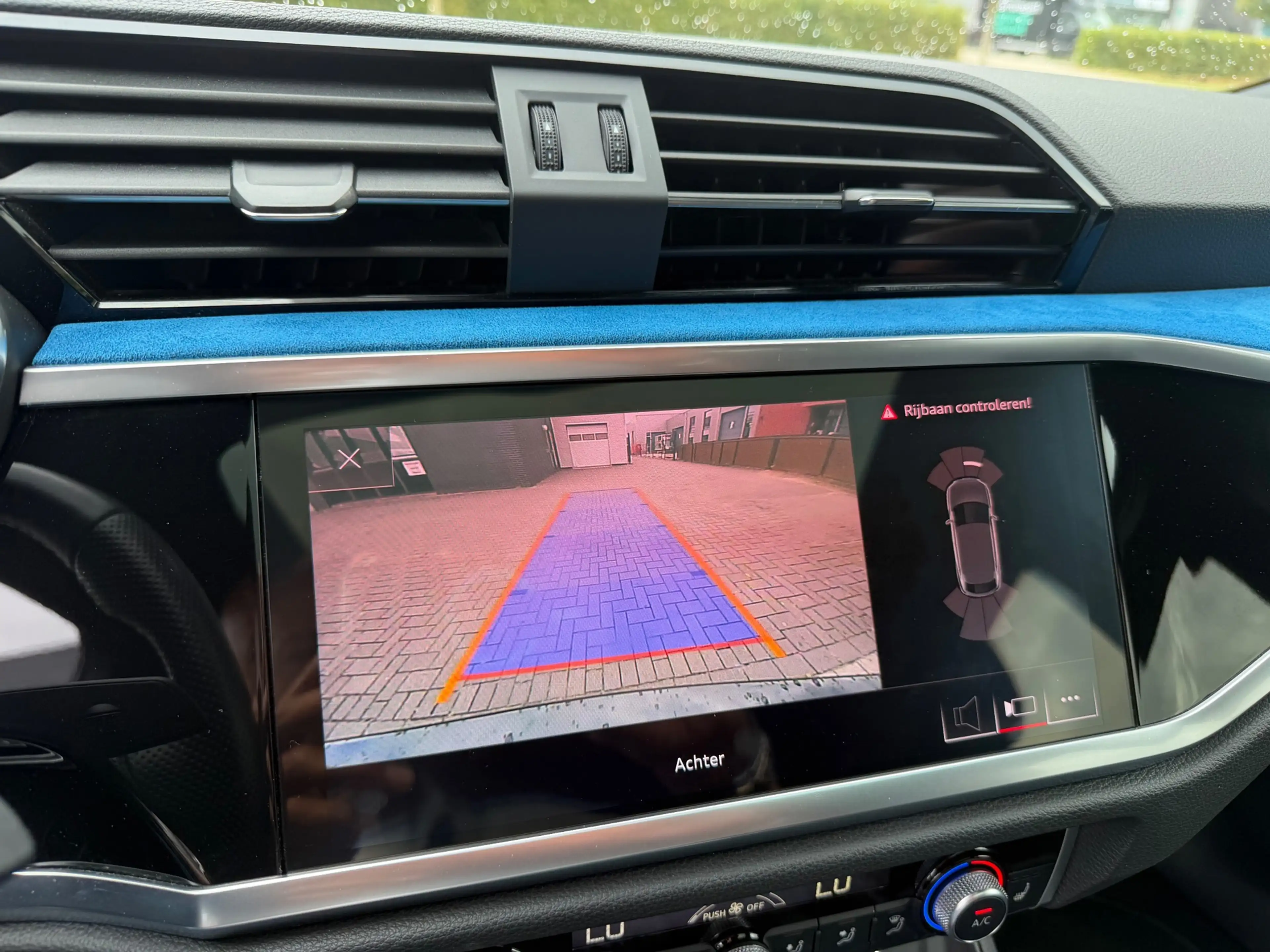 Audi Q3 Sportback 45 TFSI quattro Pro Line S — photo 23