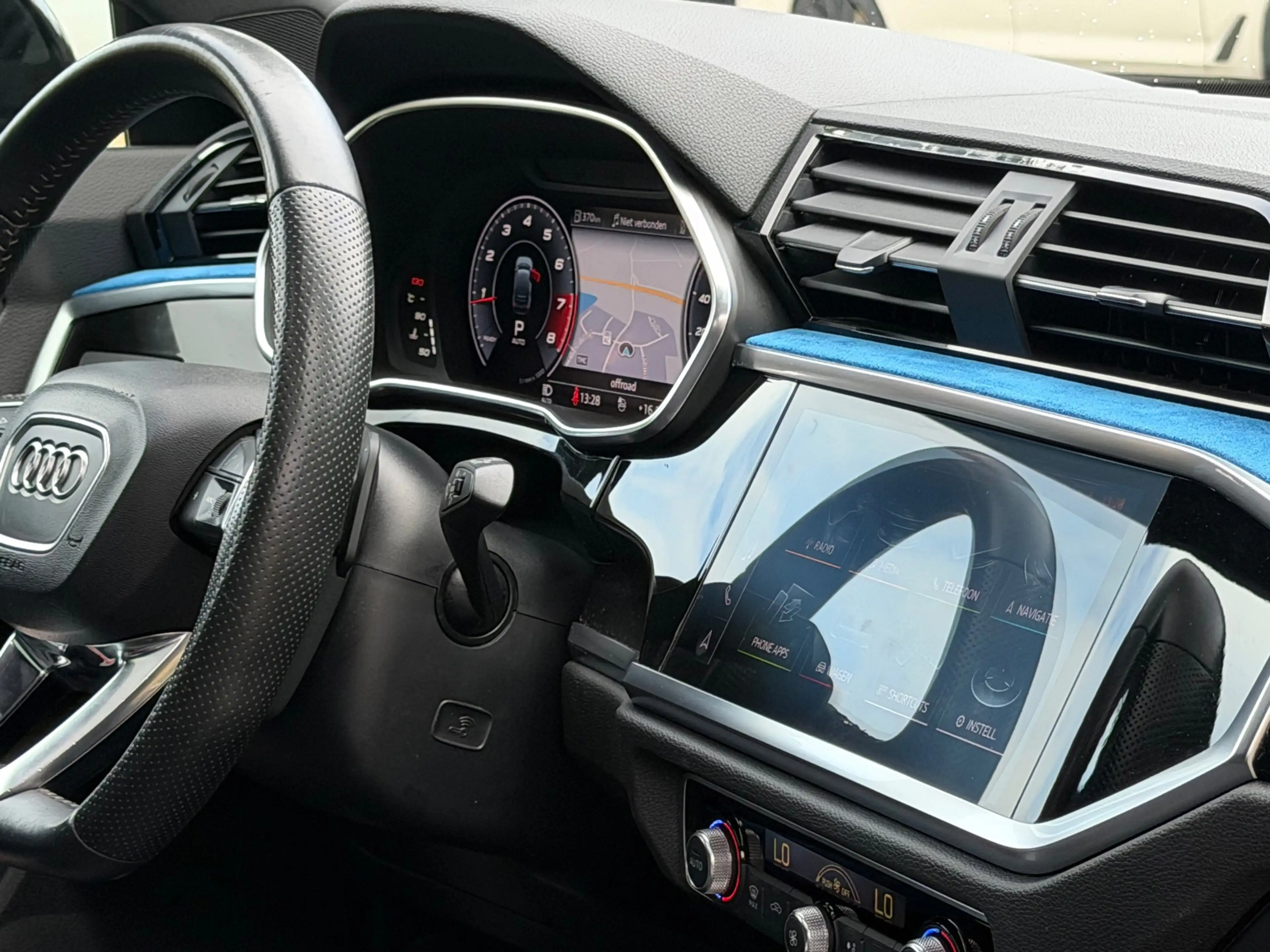 Audi Q3 Sportback 45 TFSI quattro Pro Line S — photo 8
