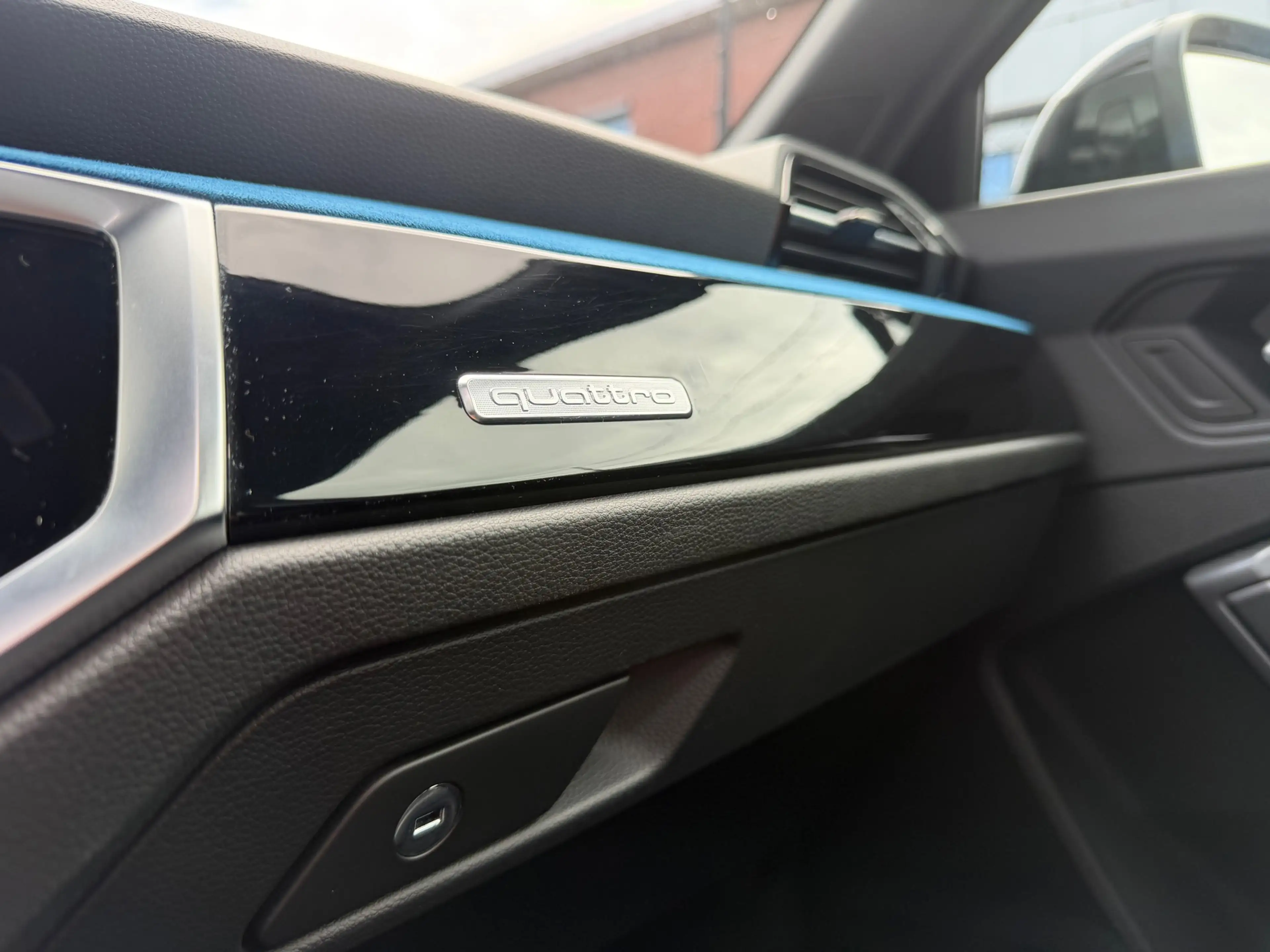 Audi Q3 Sportback 45 TFSI quattro Pro Line S — photo 18