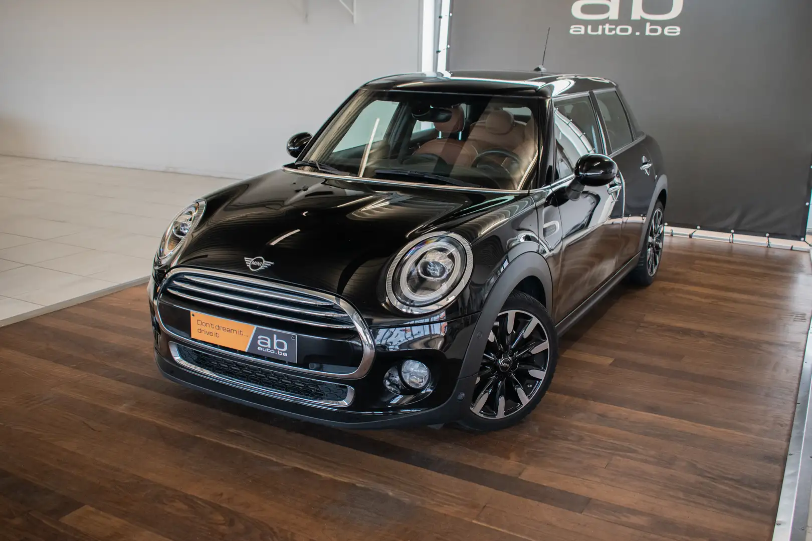 MINI Cooper 5 DOOR, LED, PANO, CAMERA, VOLLEDER, 36.500KM Schwarz - 2